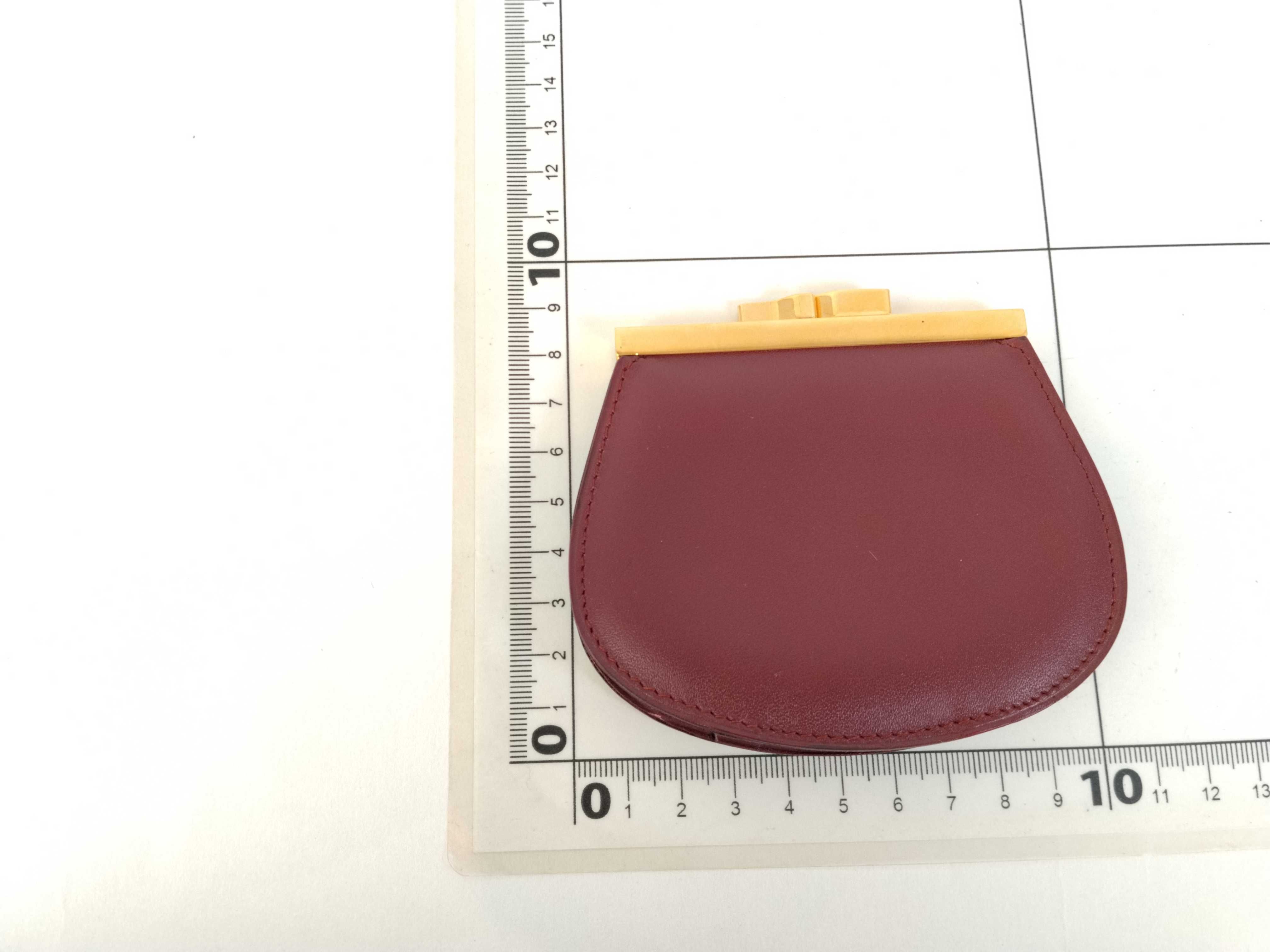 Must line leather coin case with clasp. Includes: box and coin case. — view 2