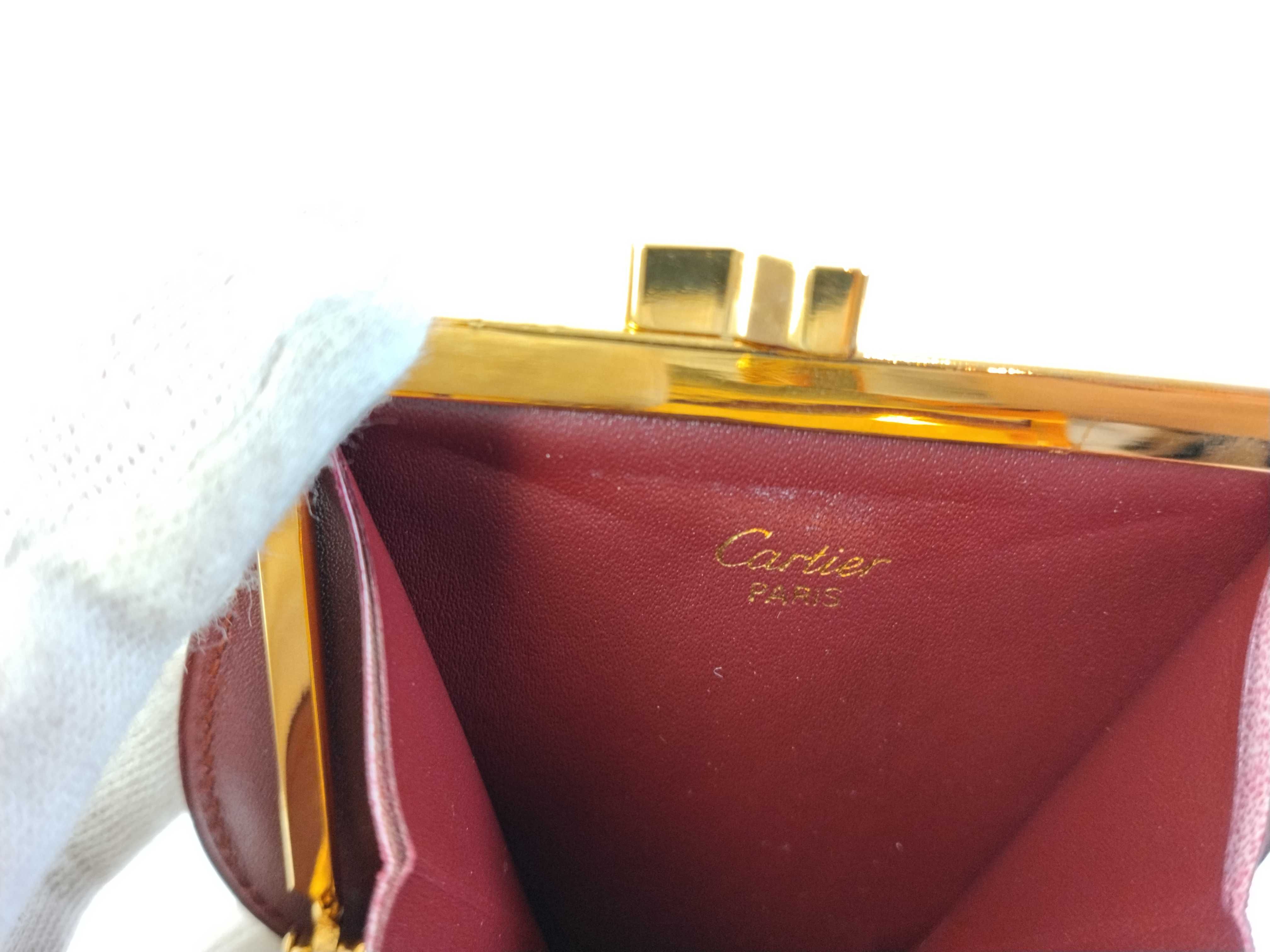 Must line leather coin case with clasp. Includes: box and coin case. — view 13