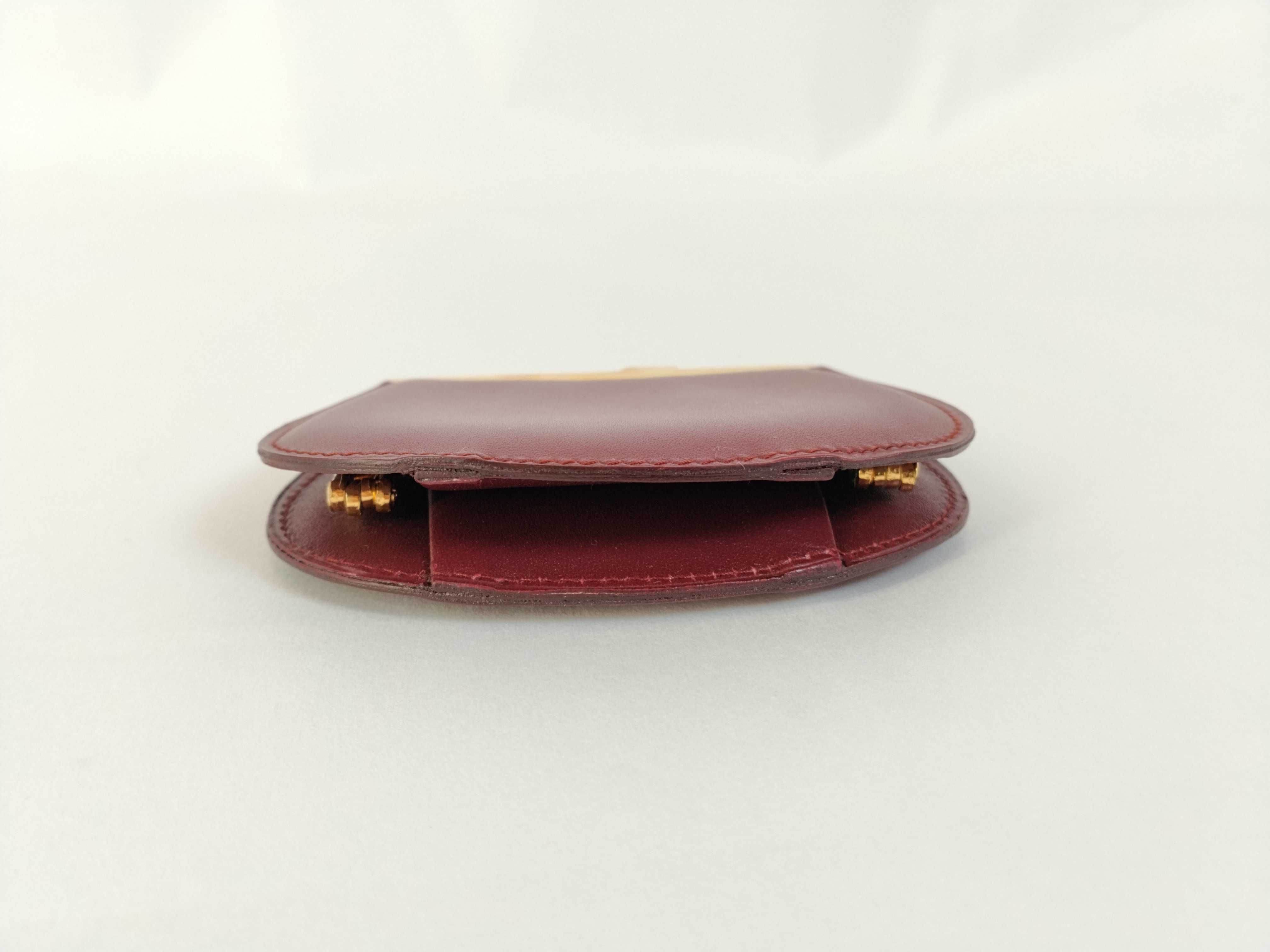Must line leather coin case with clasp. Includes: box and coin case. — view 4