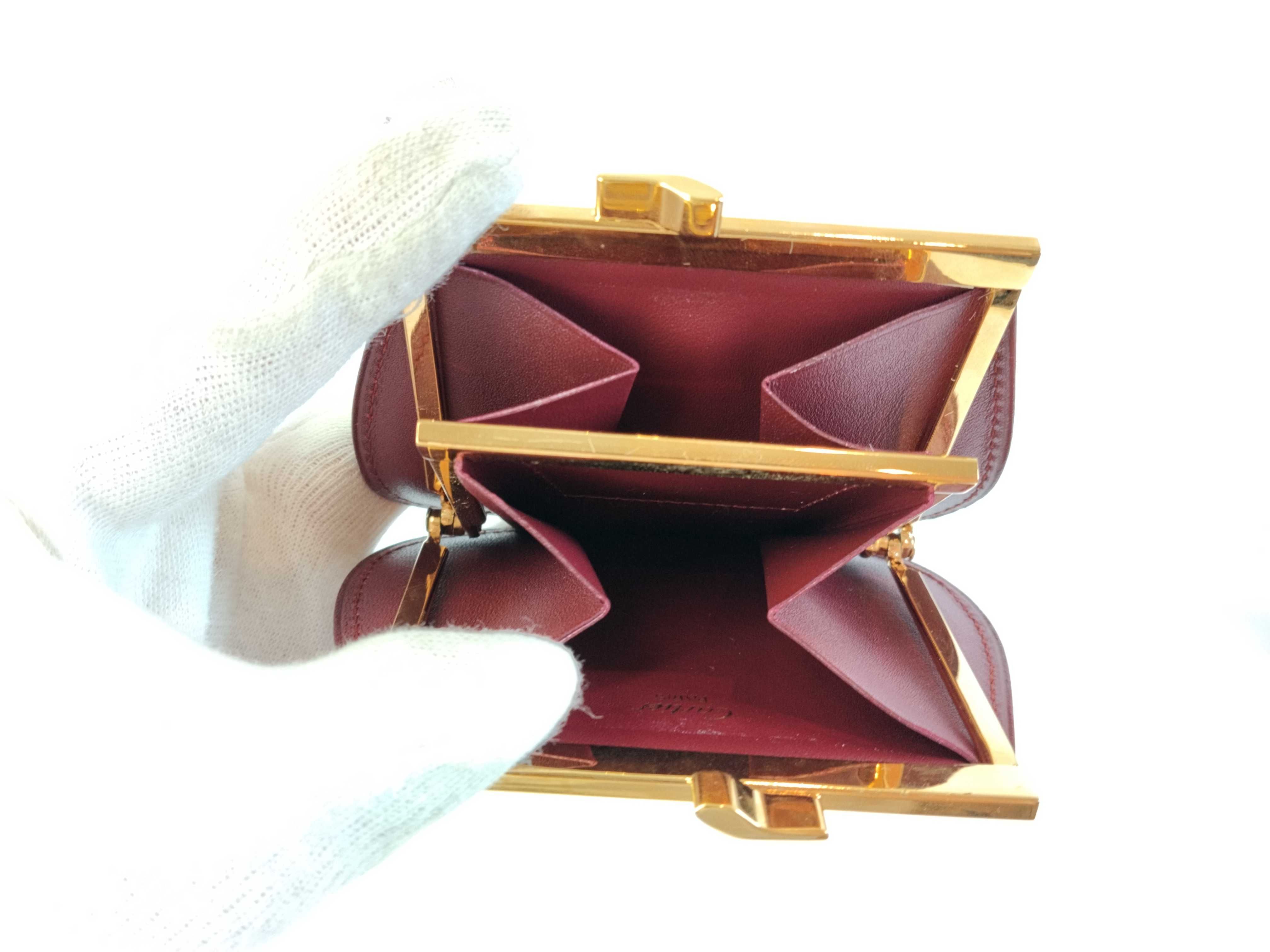 Must line leather coin case with clasp. Includes: box and coin case. — view 8