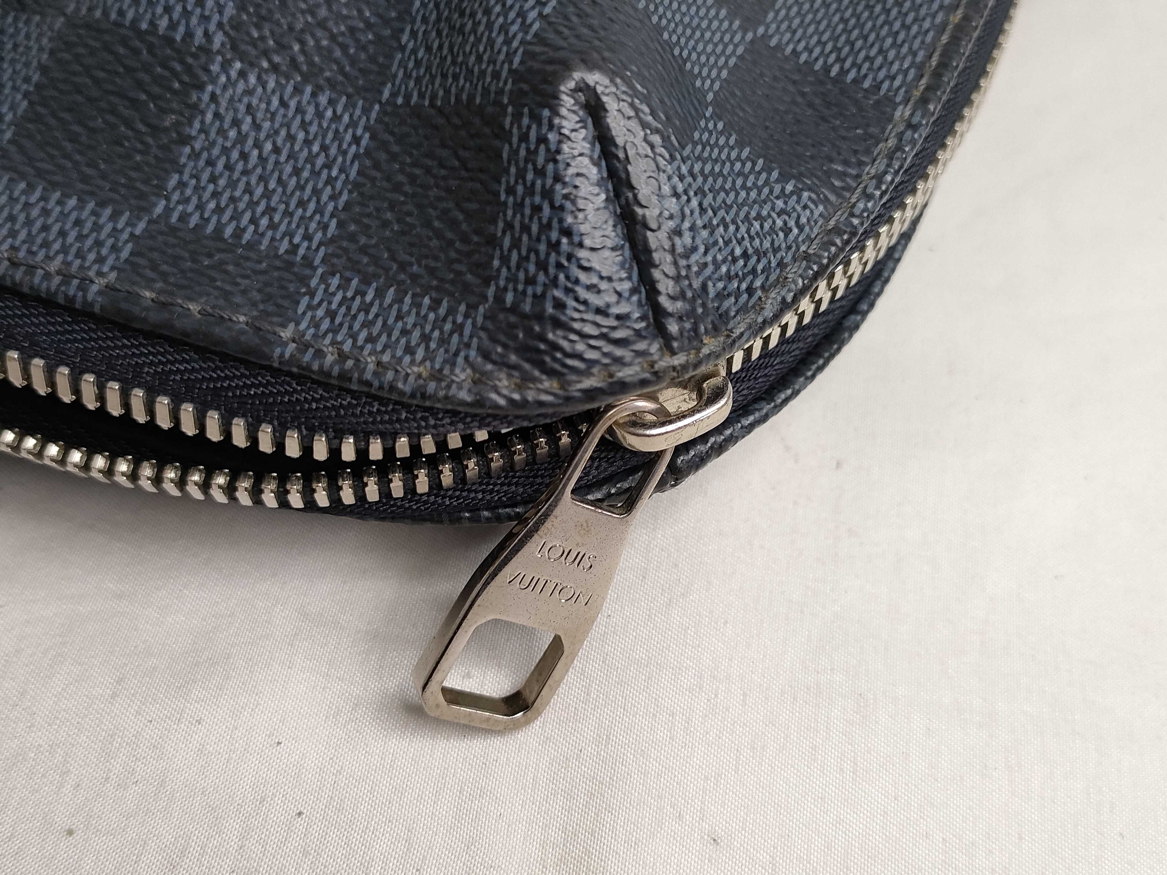 Damier Graphite Louis Vuitton Handbag — view 13