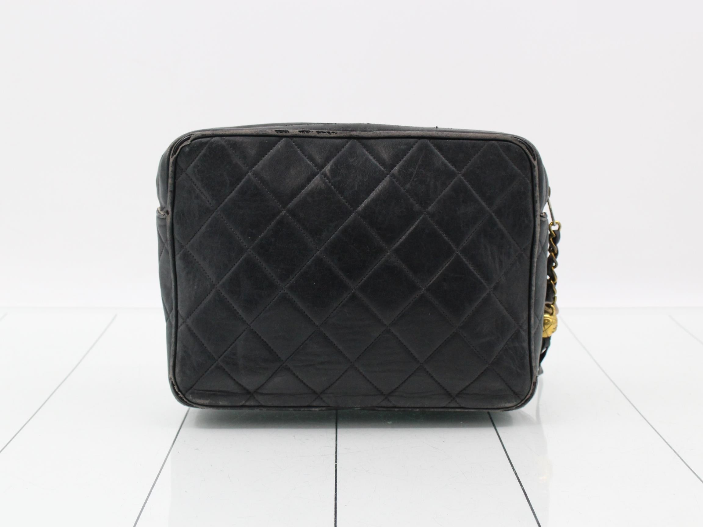 Matelassé (bag) - Clutch bag with Coco Mark - Navy — view 2