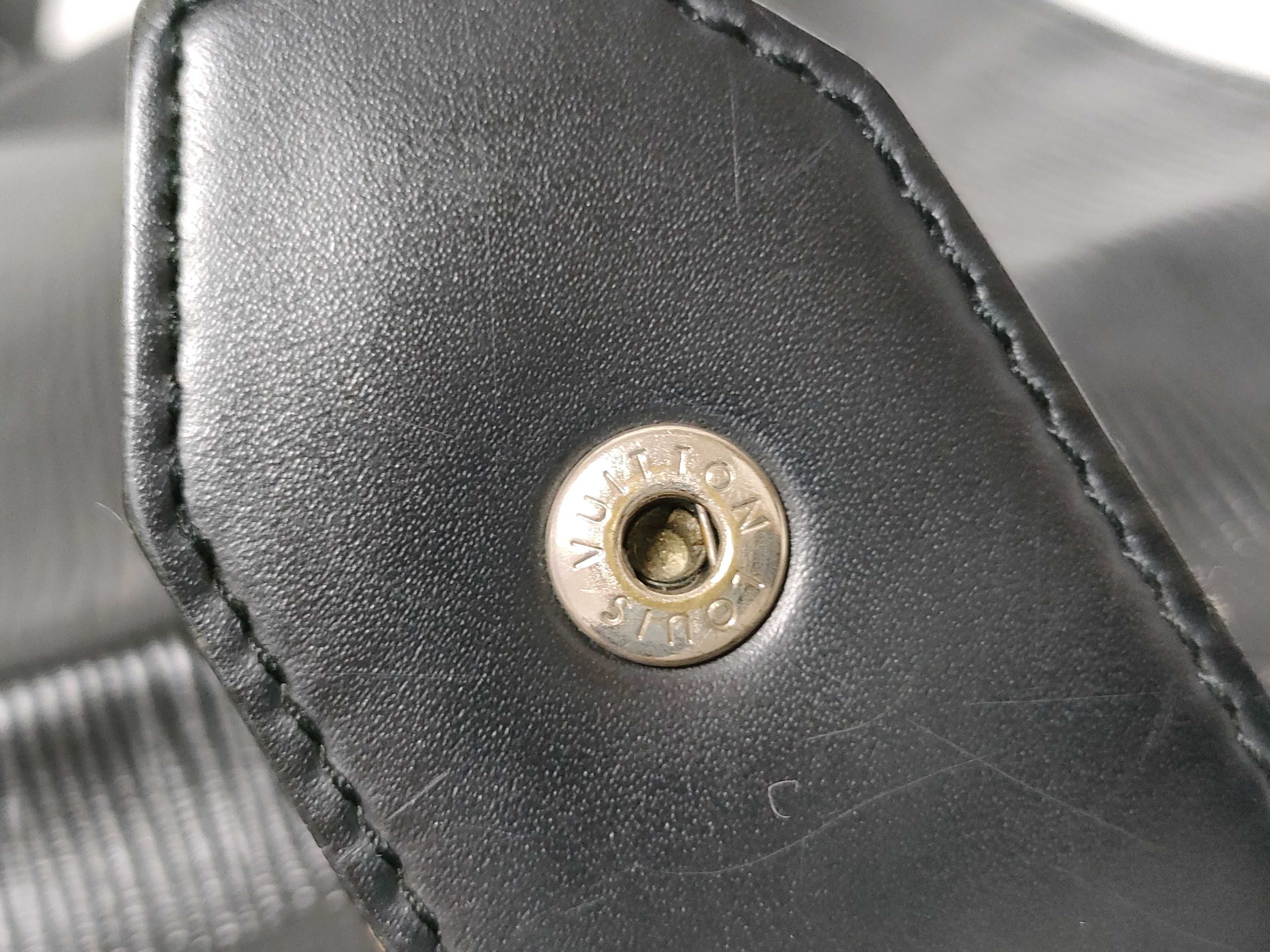 Epi Sac Depaule Epi Noir Shoulder Bag — view 12