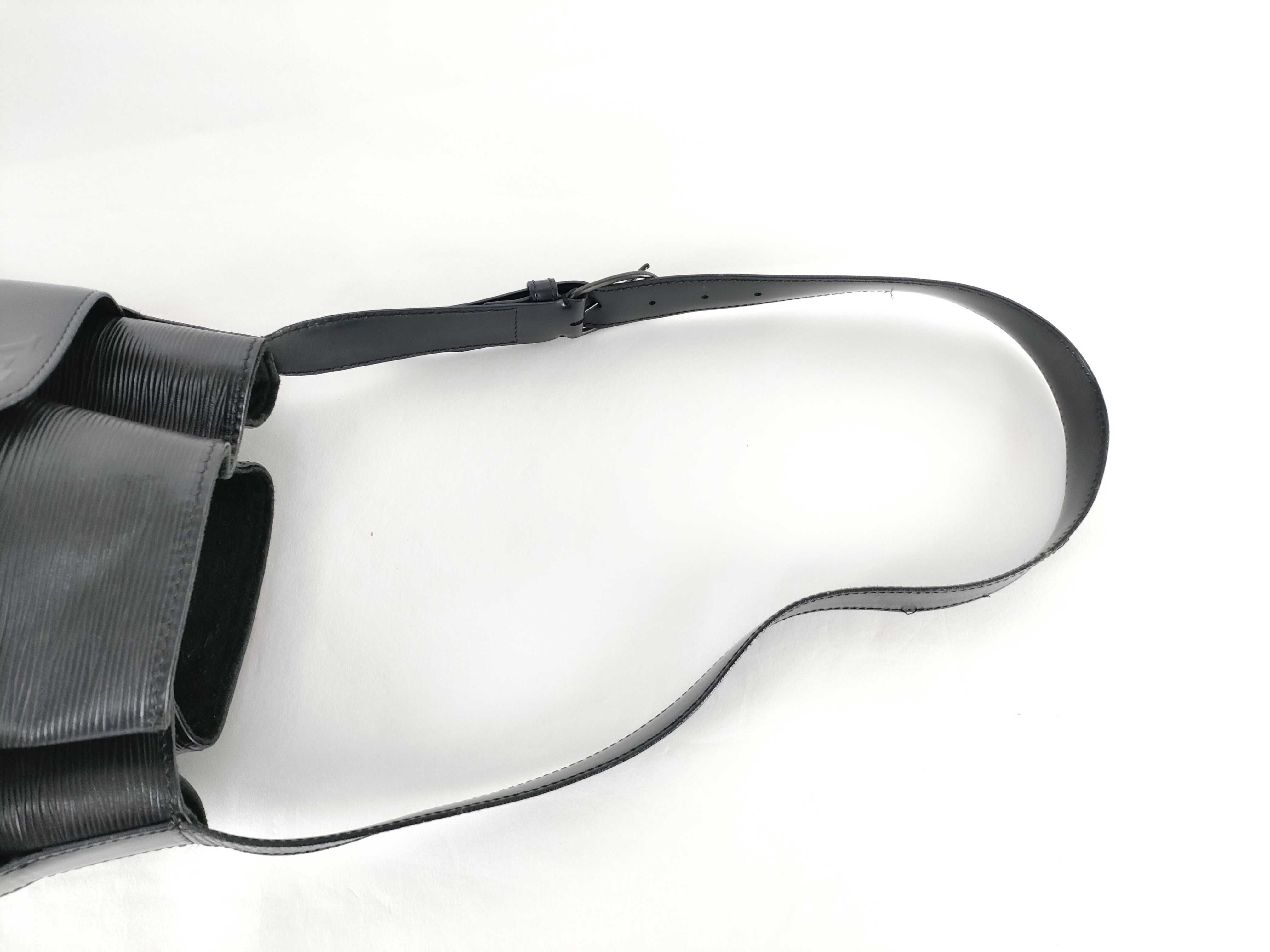 Epi Sac Depaule Epi Noir Shoulder Bag — view 3