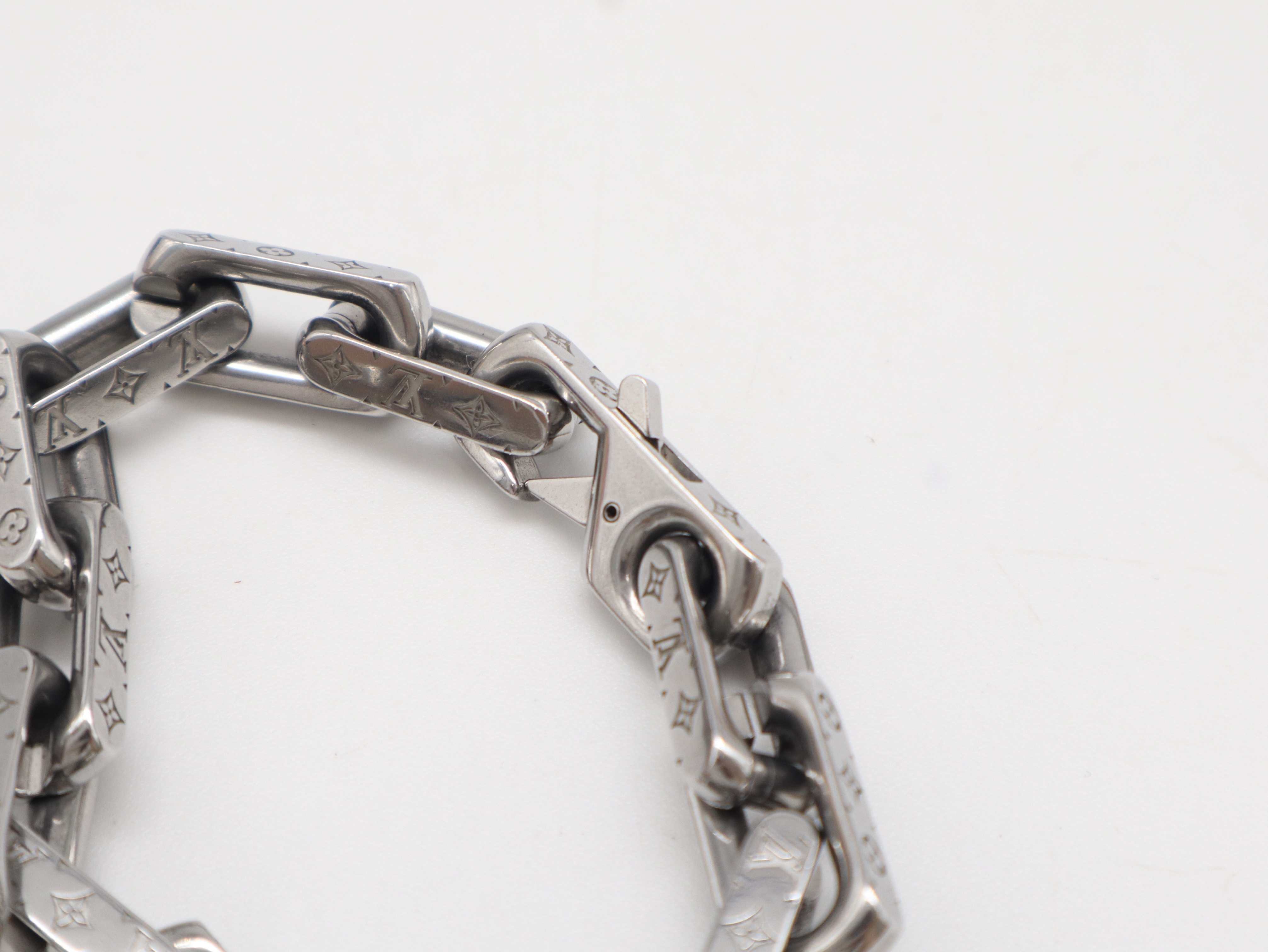 M00308 Bracelet Monogram Chain Size: M Comes with box and dust bag Bracelet/Bangle — view 2