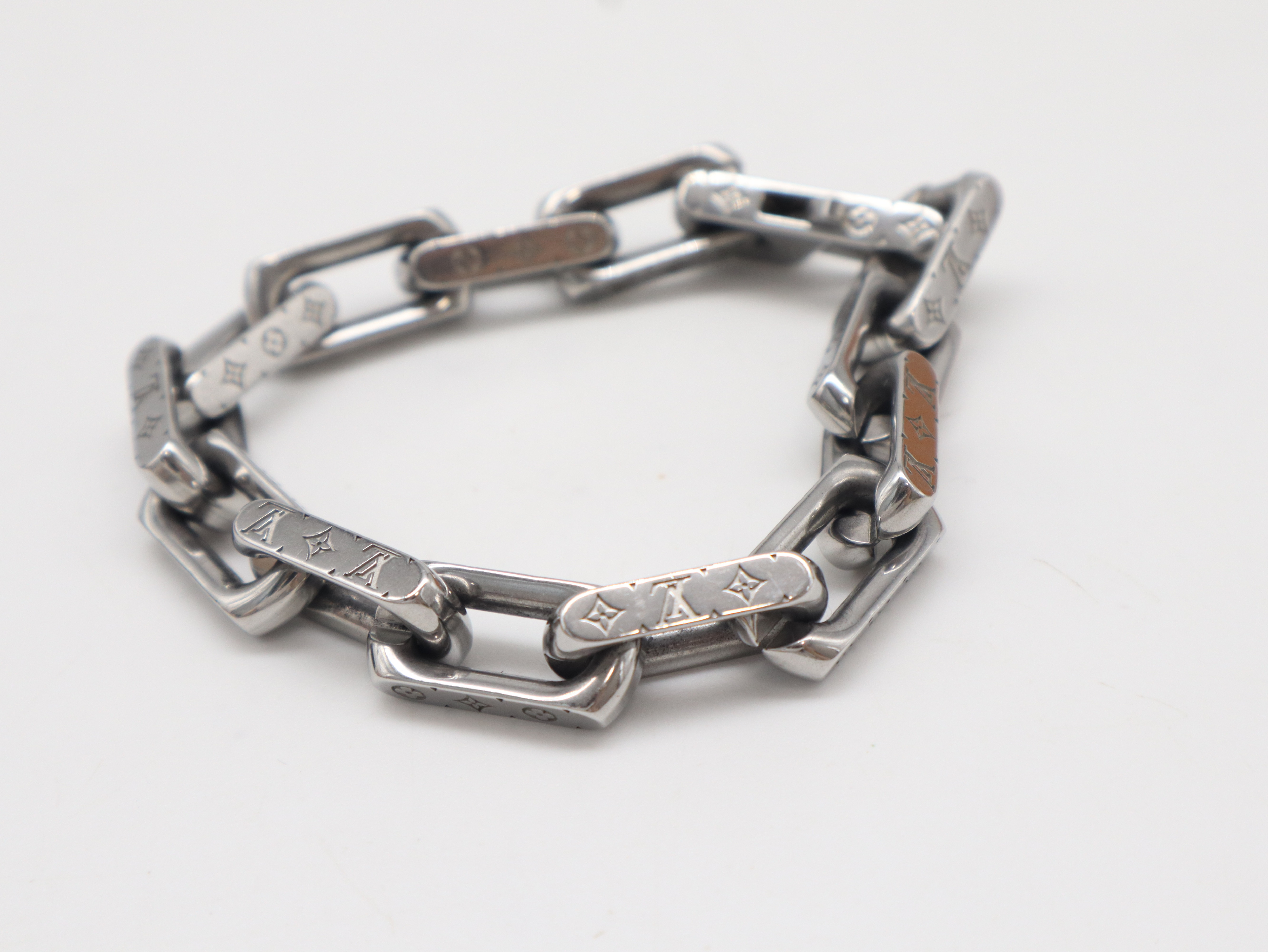M00308 Bracelet Monogram Chain Size: M Comes with box and dust bag Bracelet/Bangle — view 3