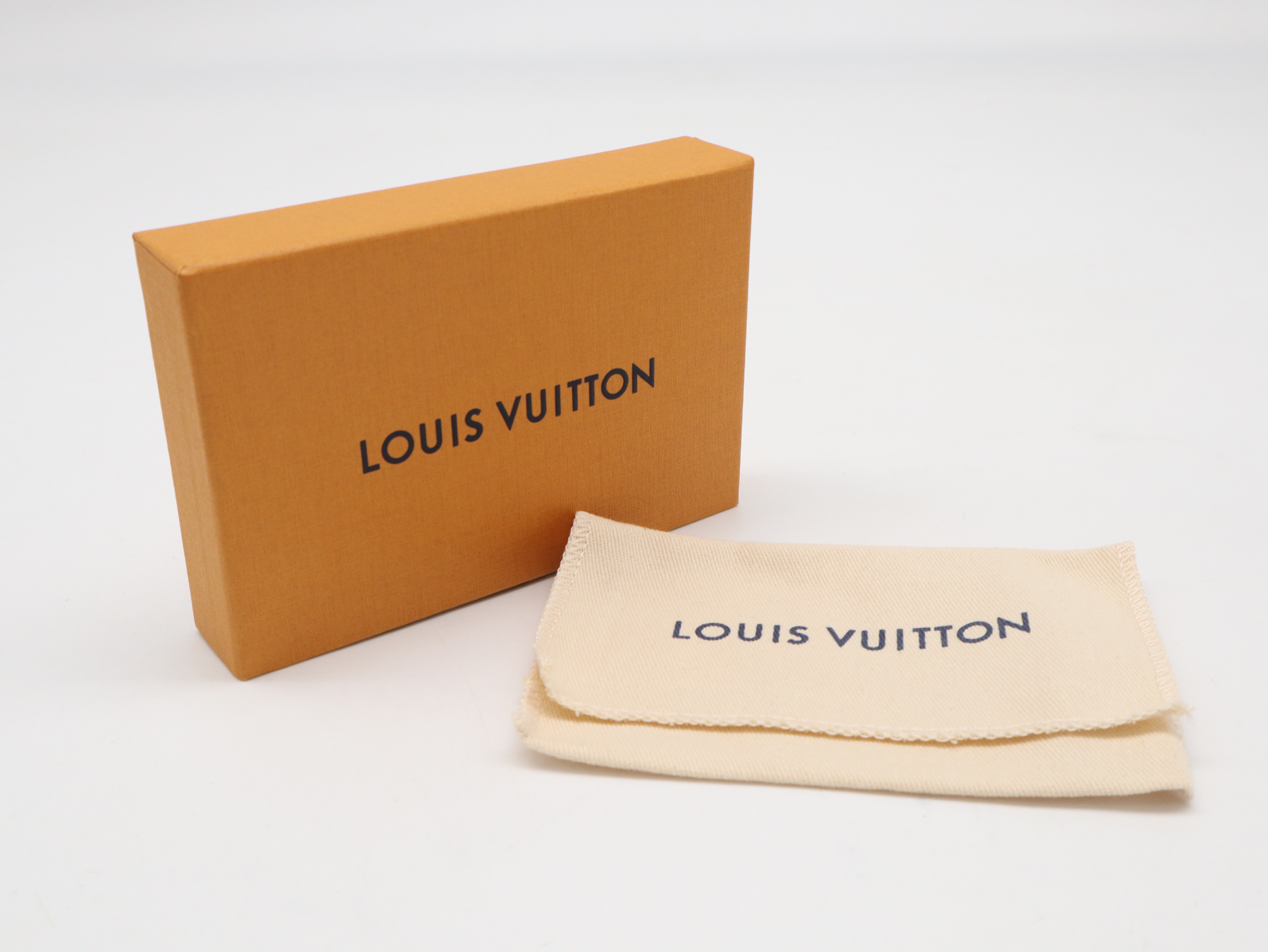M00308 Bracelet Monogram Chain Size: M Comes with box and dust bag Bracelet/Bangle — view 4