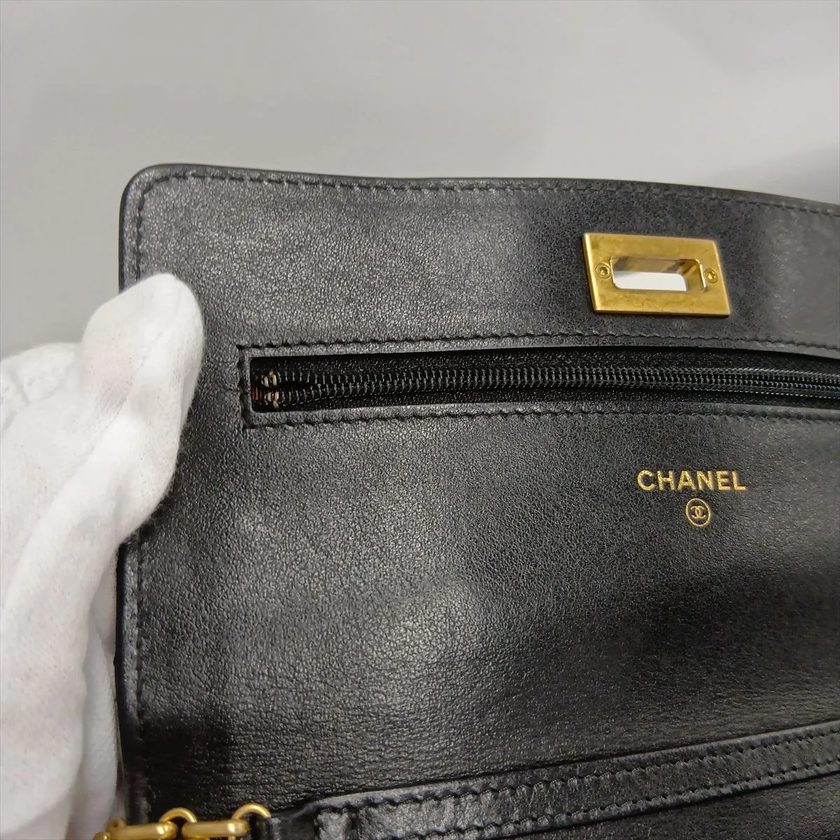 2.55 Vintage Calf Chain Wallet Icon Black Gold Hardware 26676841 Serial Number 26 — view 12