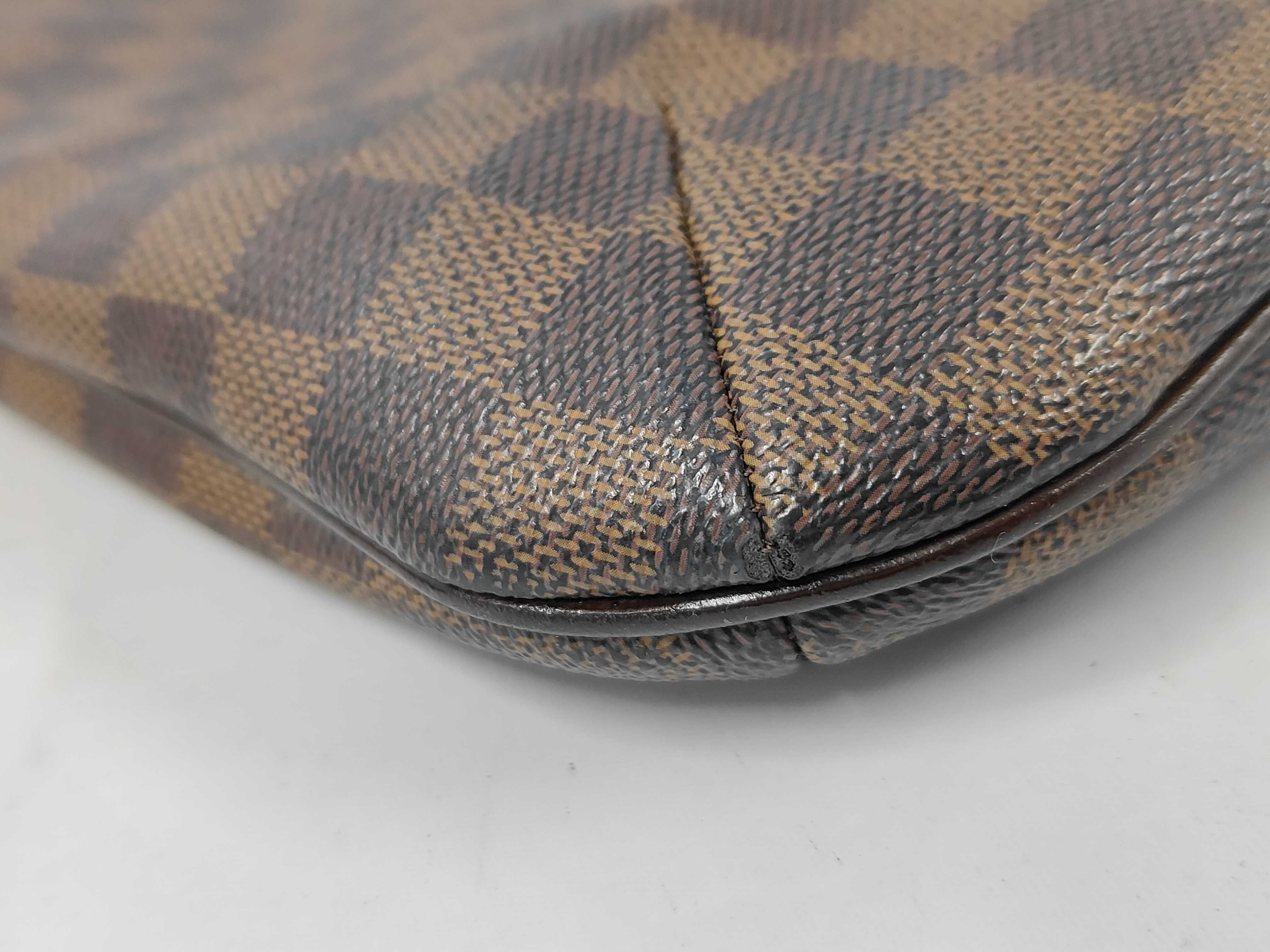Damier Bloomsbury PM Shoulder Bag — view 4