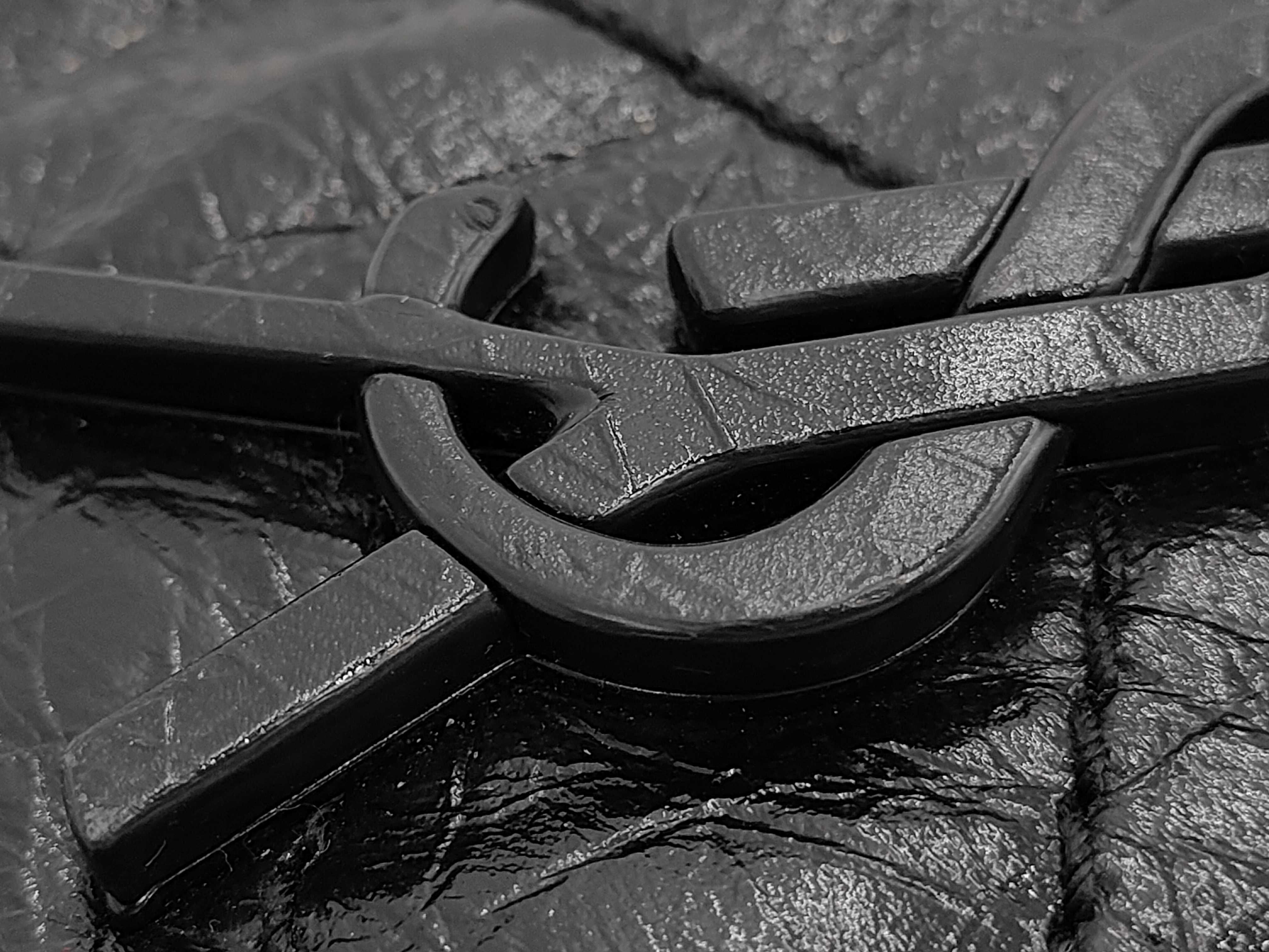 Niki Medium Leather Chain Shoulder Bag — view 8