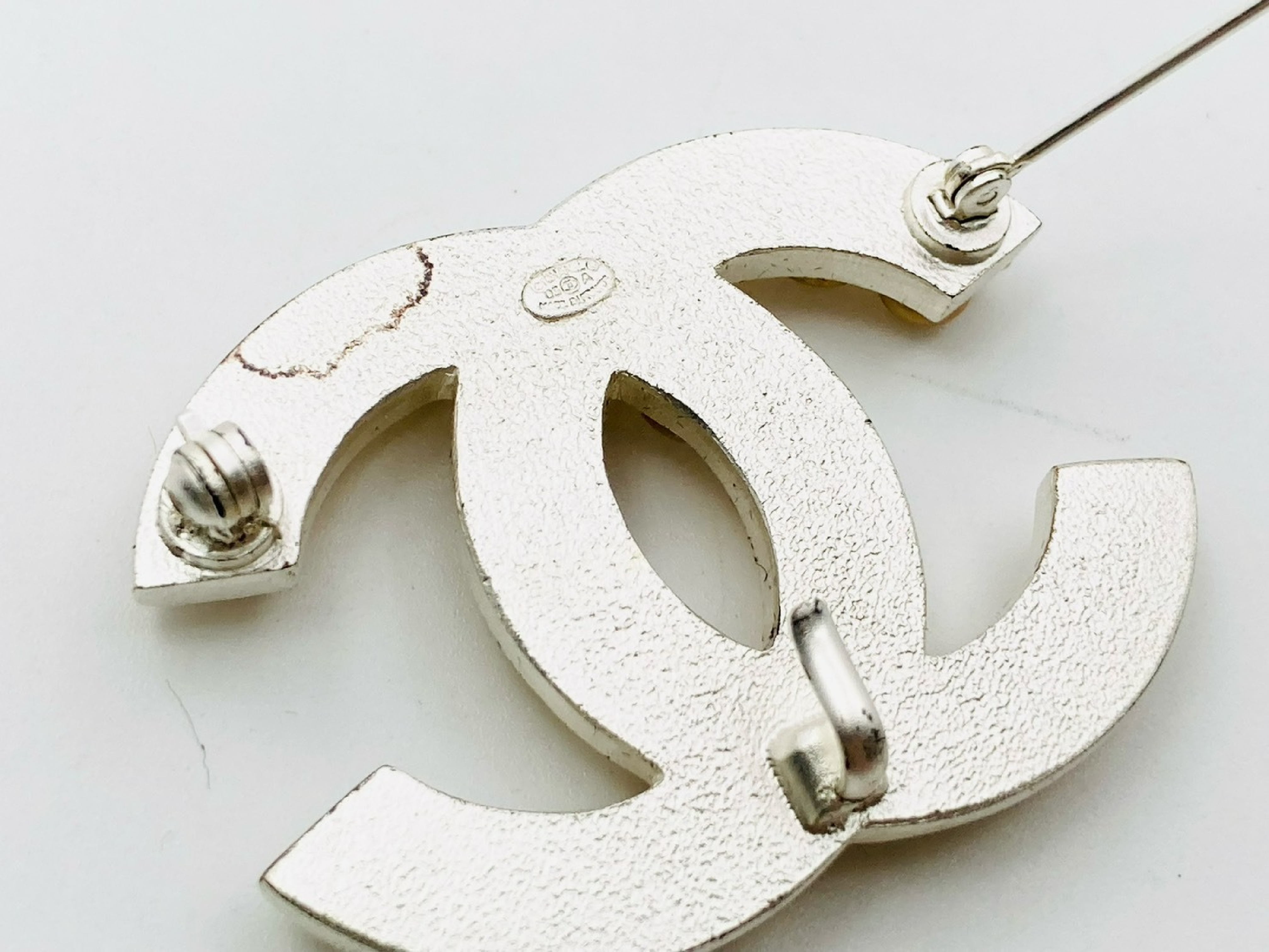 Coco Mark Faux Pearl Brooch 03A Silver Top 2-Way Brooch — view 3