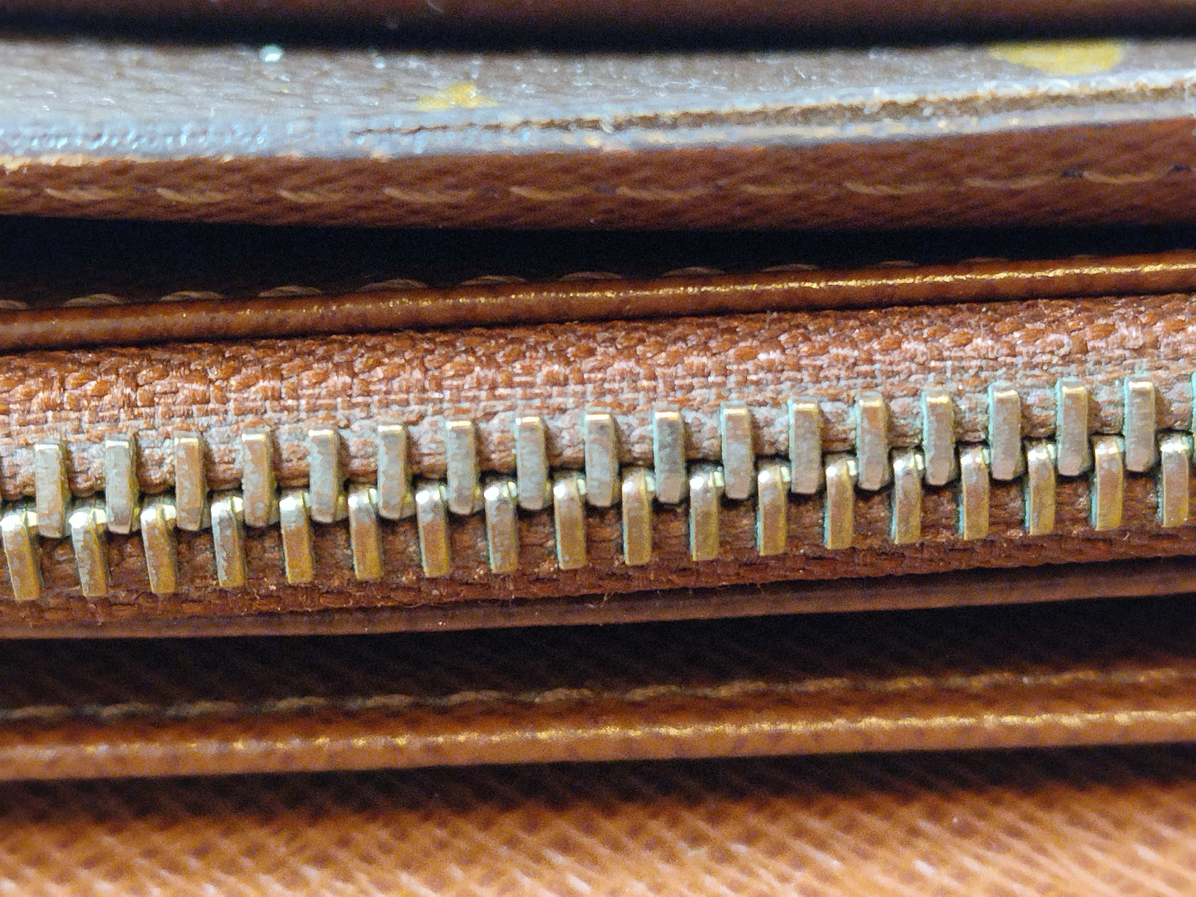 Monogram Portefeuille Sarah Wallet — view 9