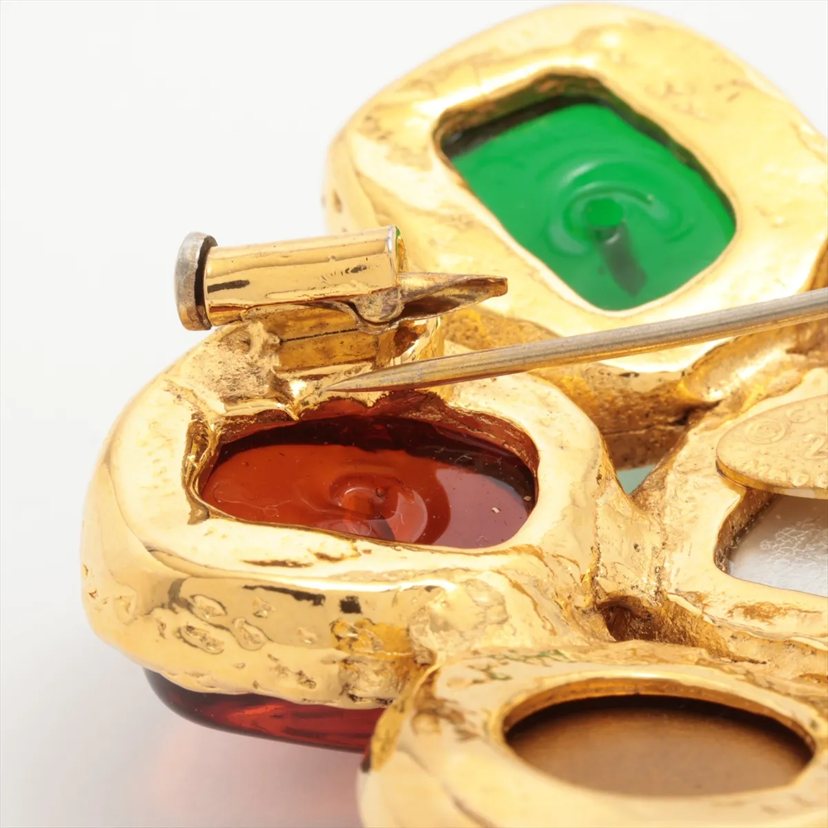 26 Brooch GP Gold — view 3