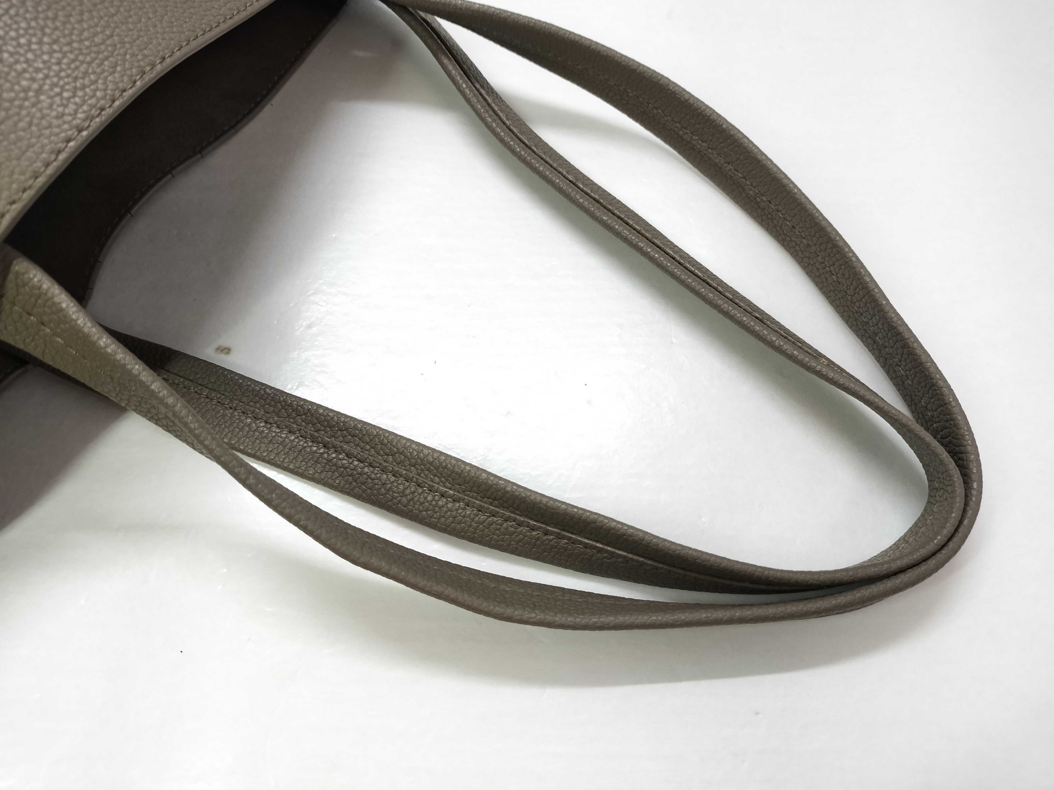 Cabas Phantom Medium Leather Tote Bag, Beige Tote Bag — view 3