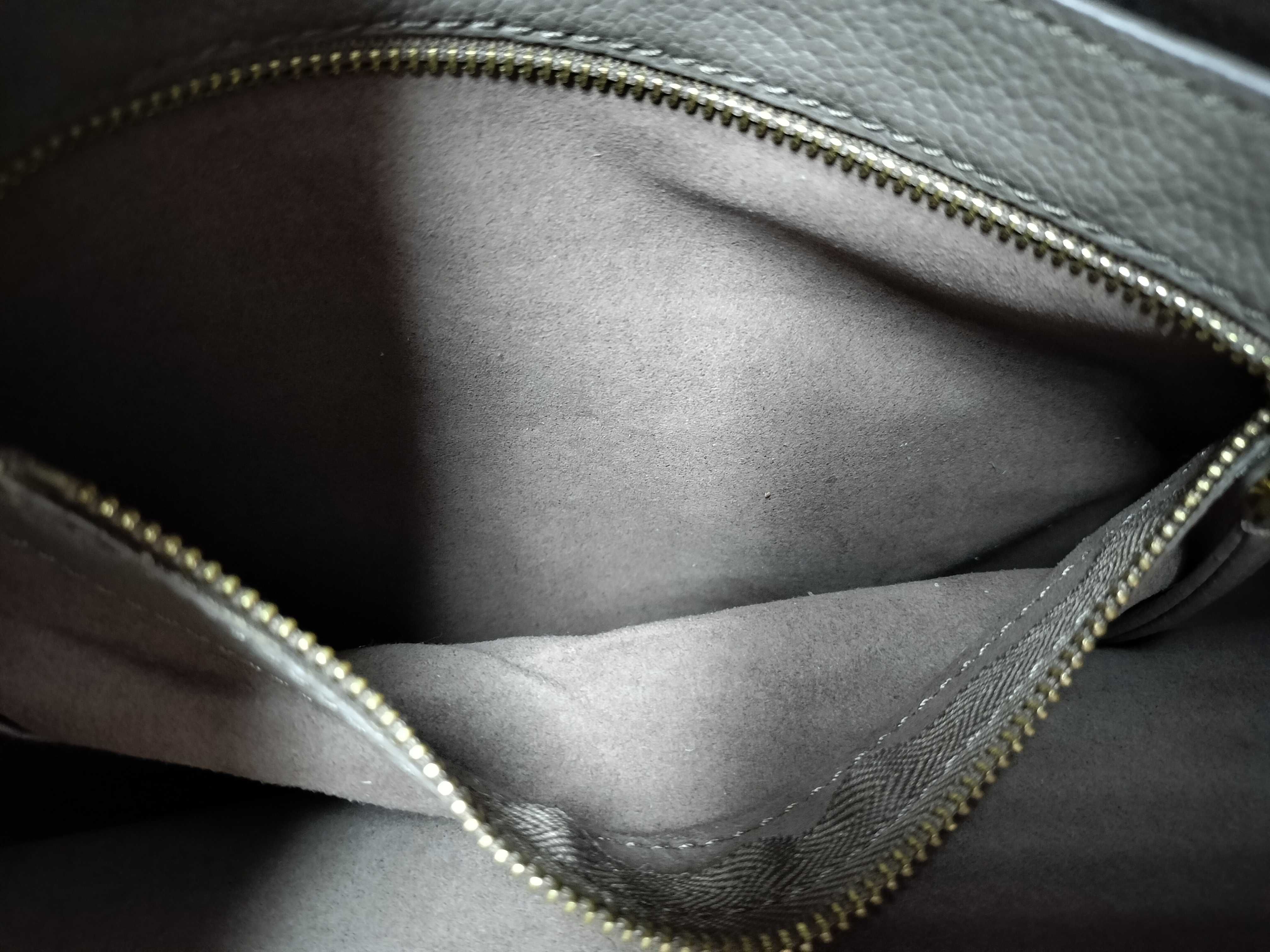 Cabas Phantom Medium Leather Tote Bag, Beige Tote Bag — view 9