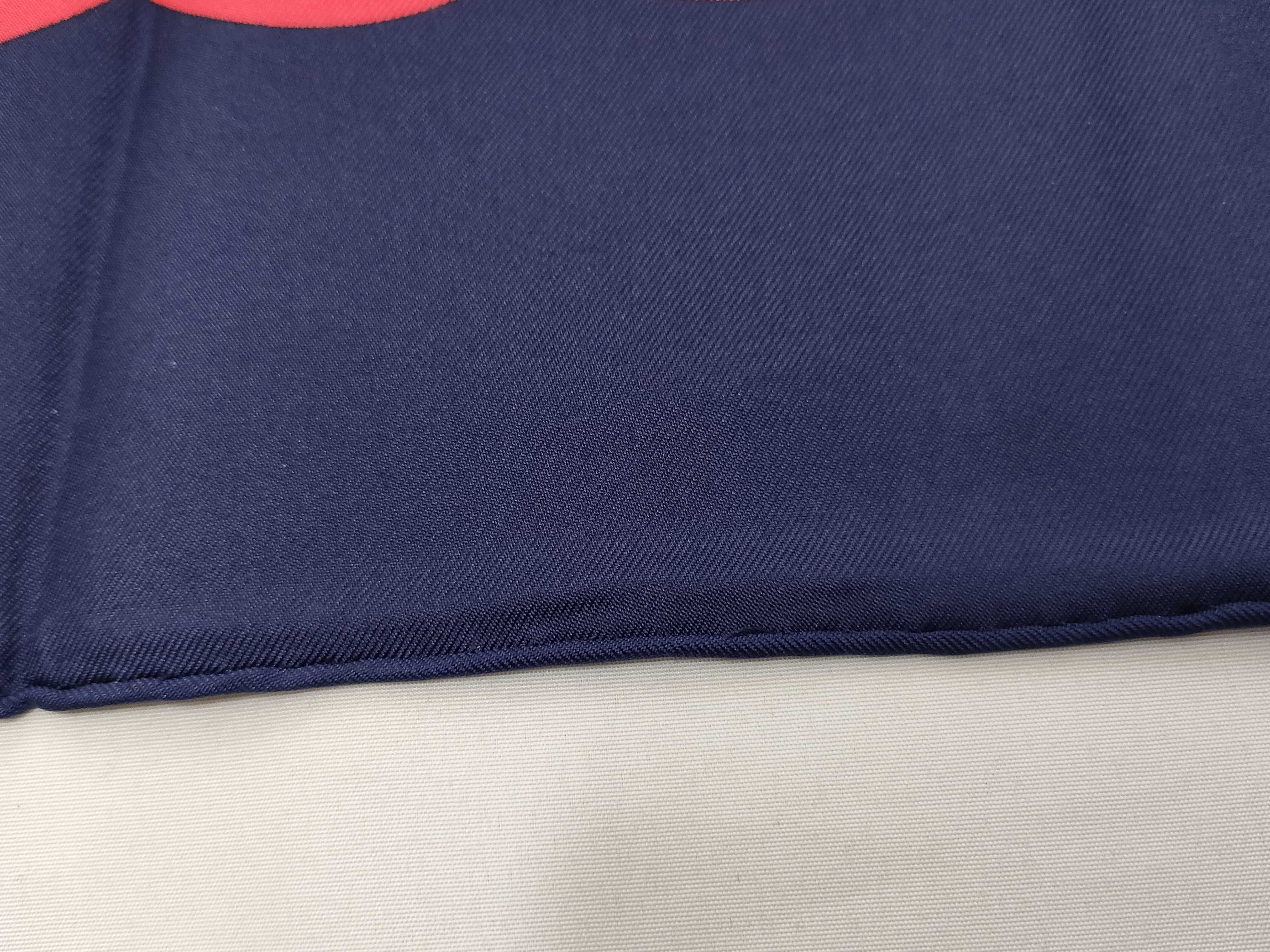 Carre "The Sun King" and other accessories — view 4