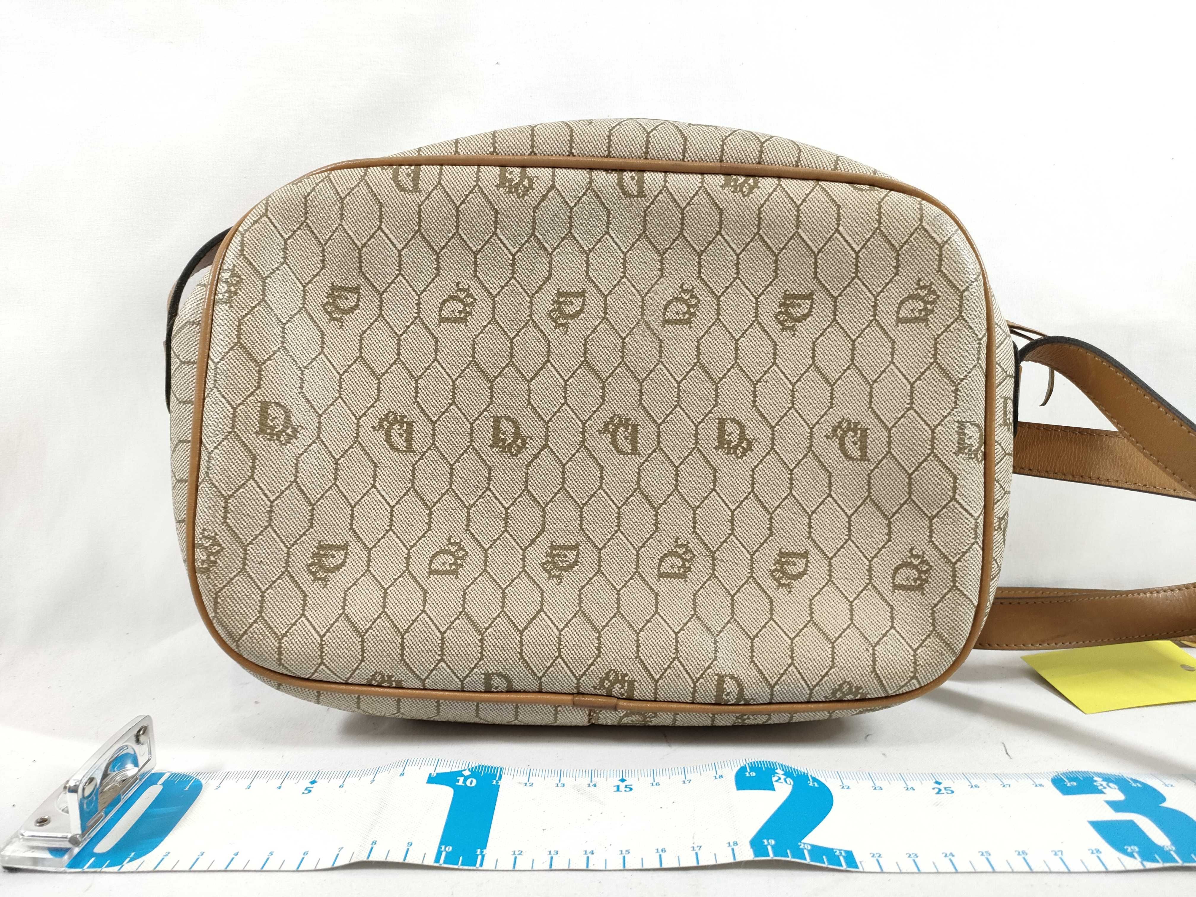 Honeycomb Pattern Shoulder Bag — view 2