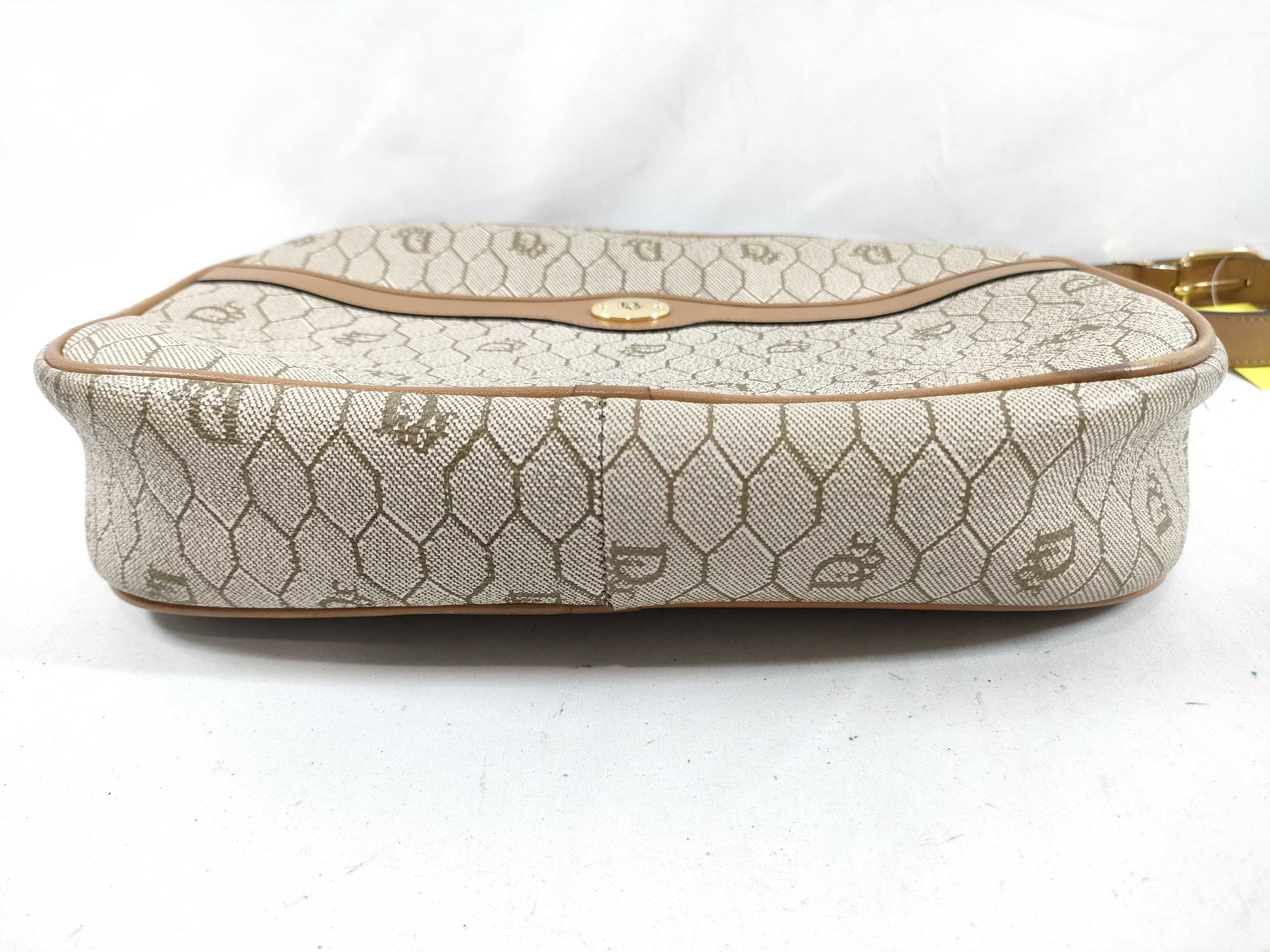 Honeycomb Pattern Shoulder Bag — view 7