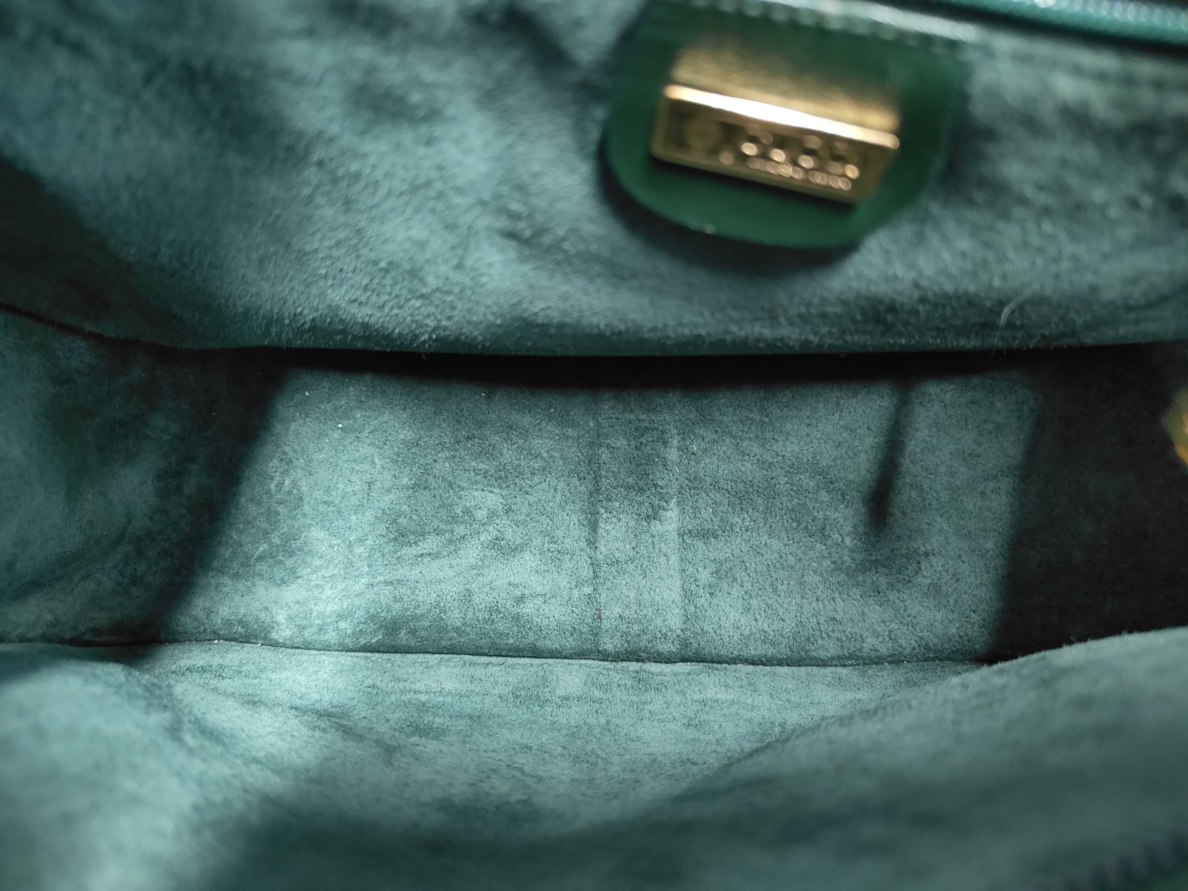 Old Gucci Interlocking G Shoulder Bag — view 9
