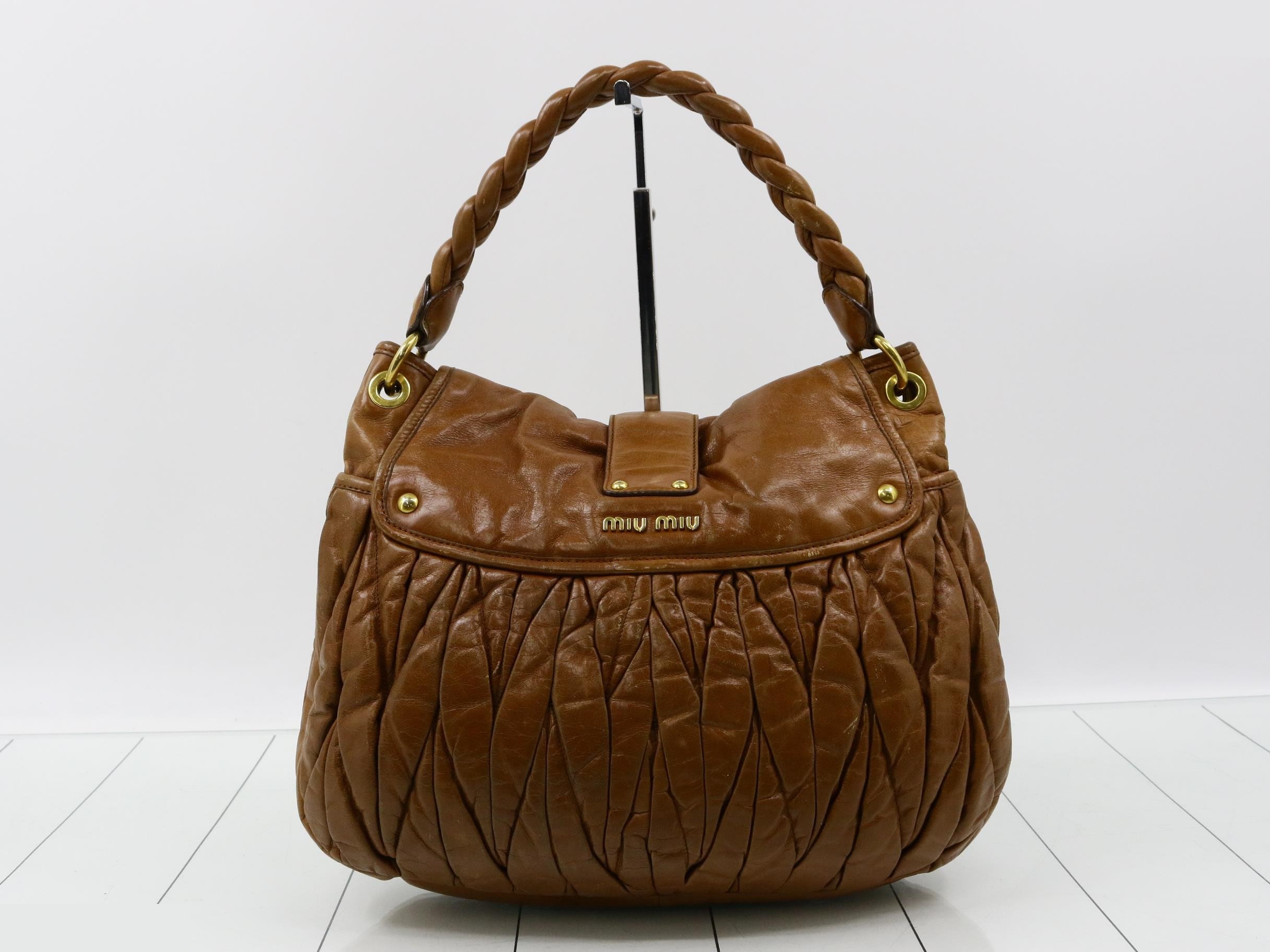 Matelassé leather one-shoulder bag, camel brown, gold hardware. — view 2