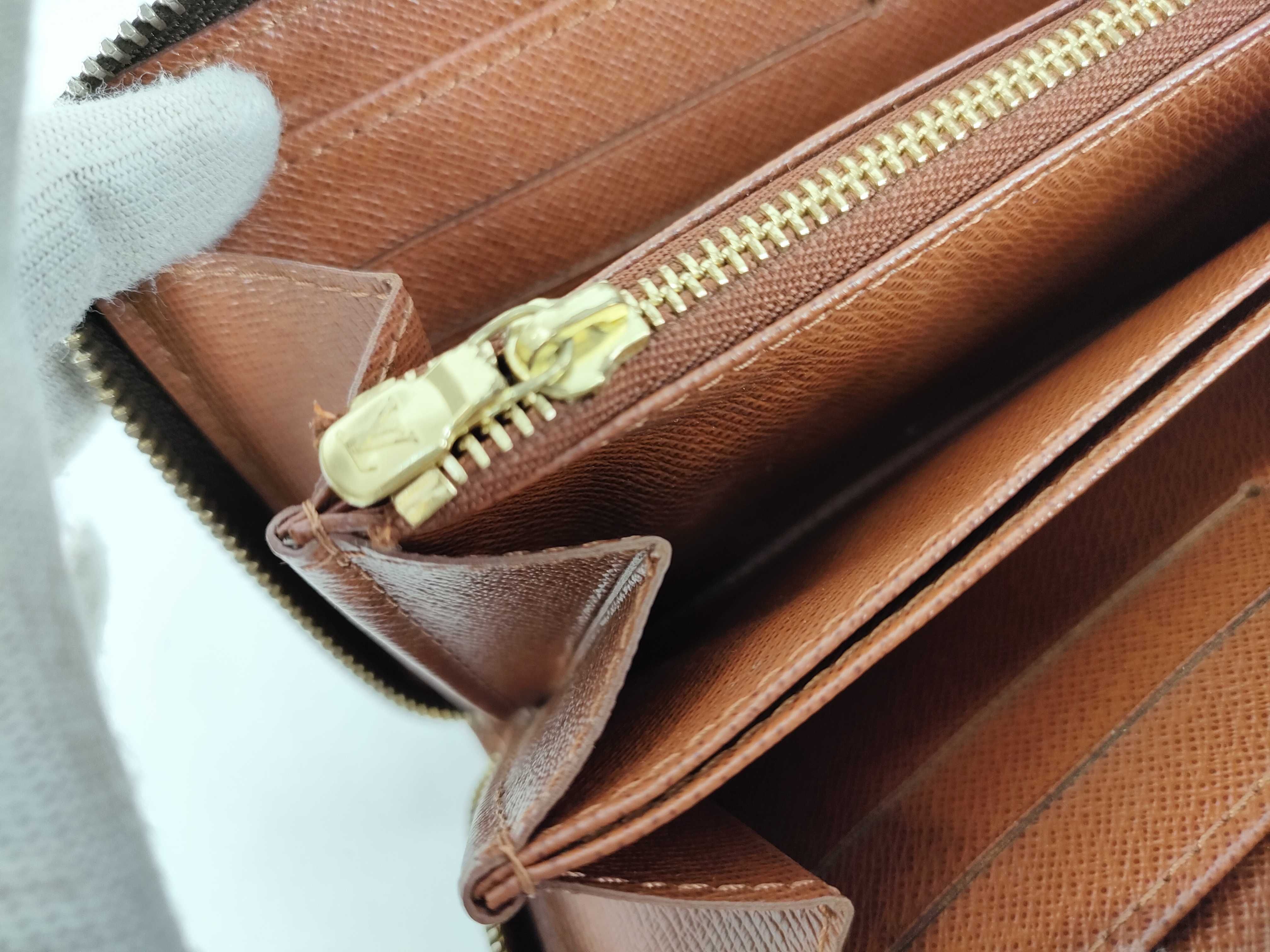 Monogram Louis Vuitton Zippy Wallet — view 11