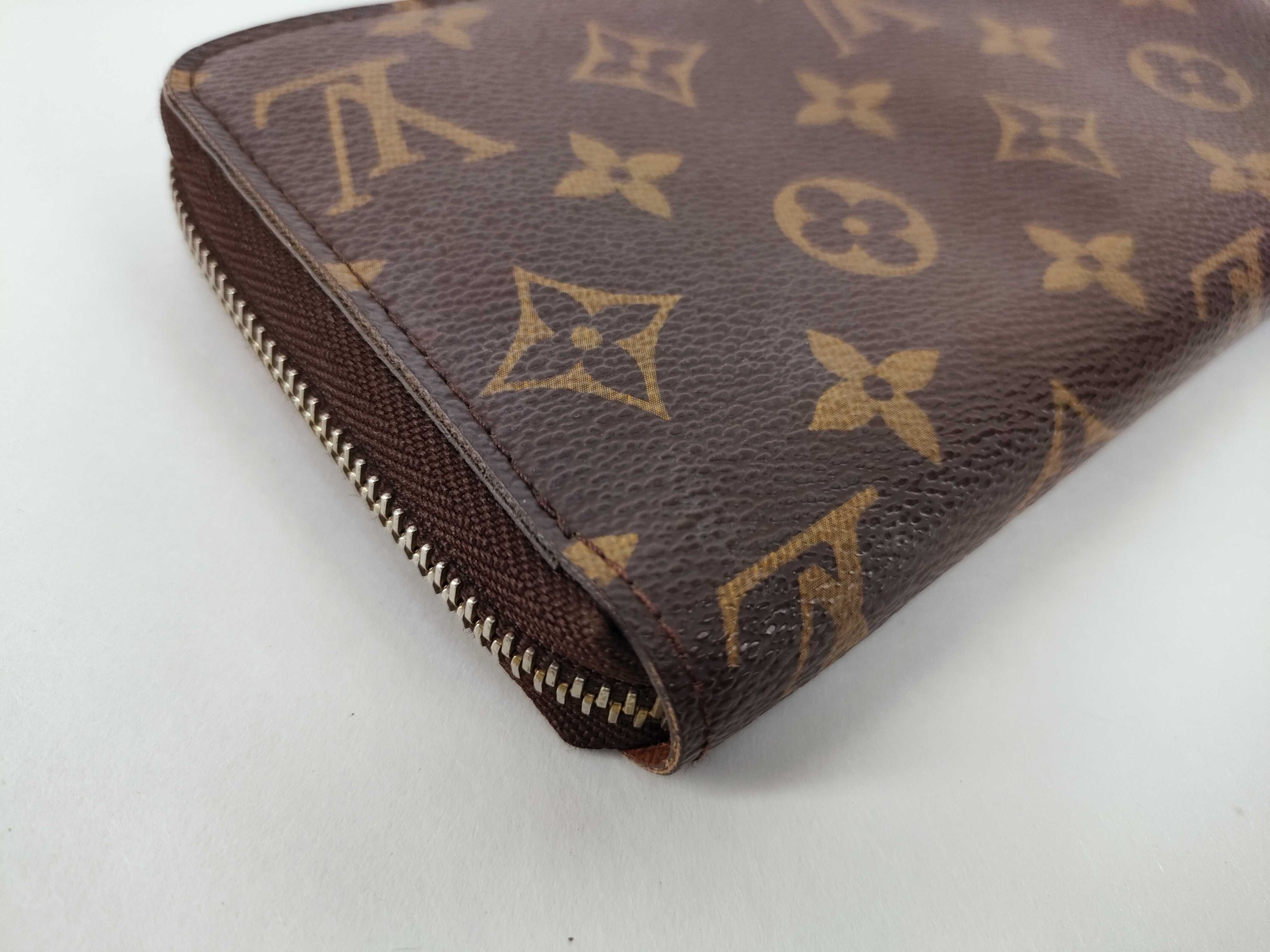 Monogram Louis Vuitton Zippy Wallet — view 3