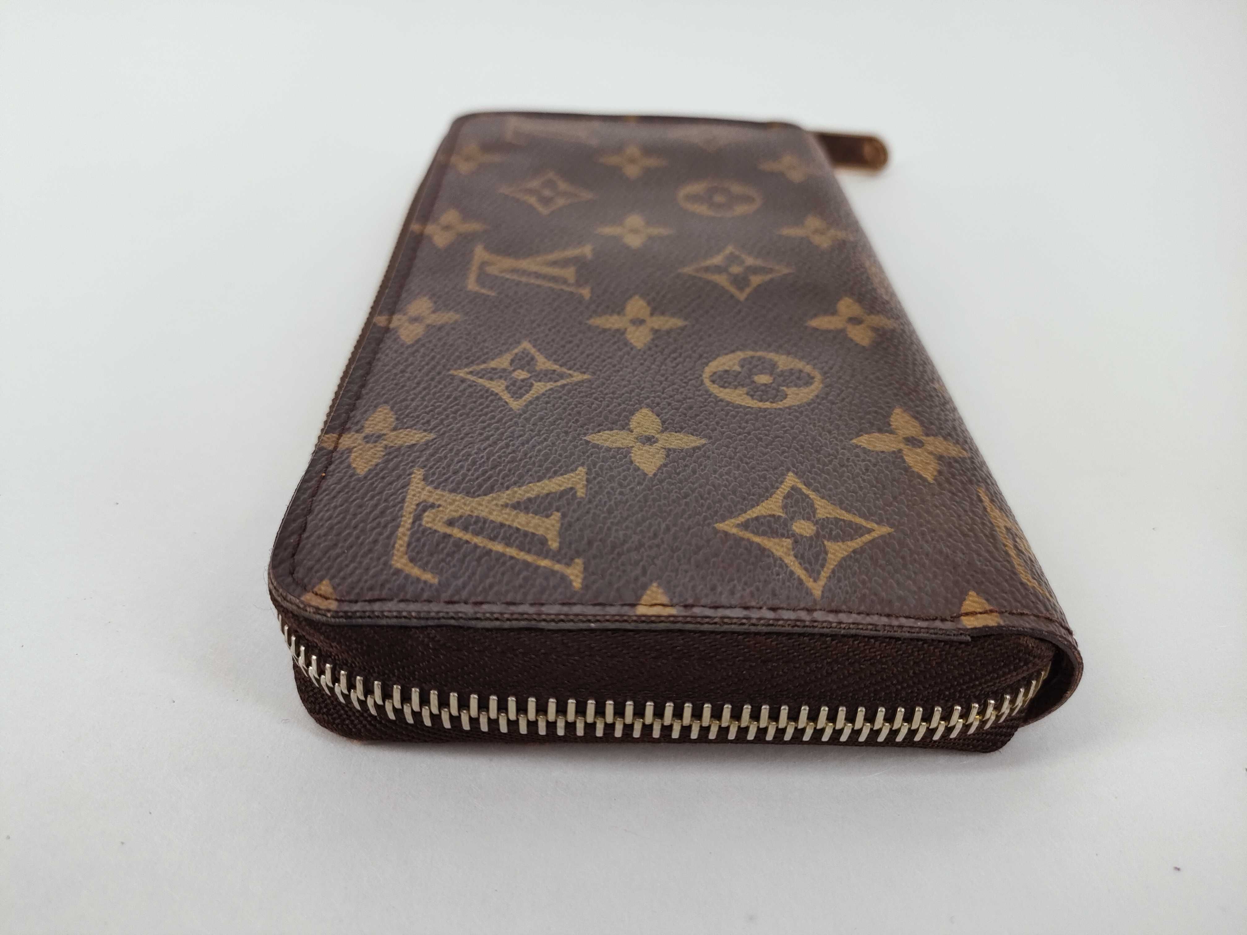 Monogram Louis Vuitton Zippy Wallet — view 4