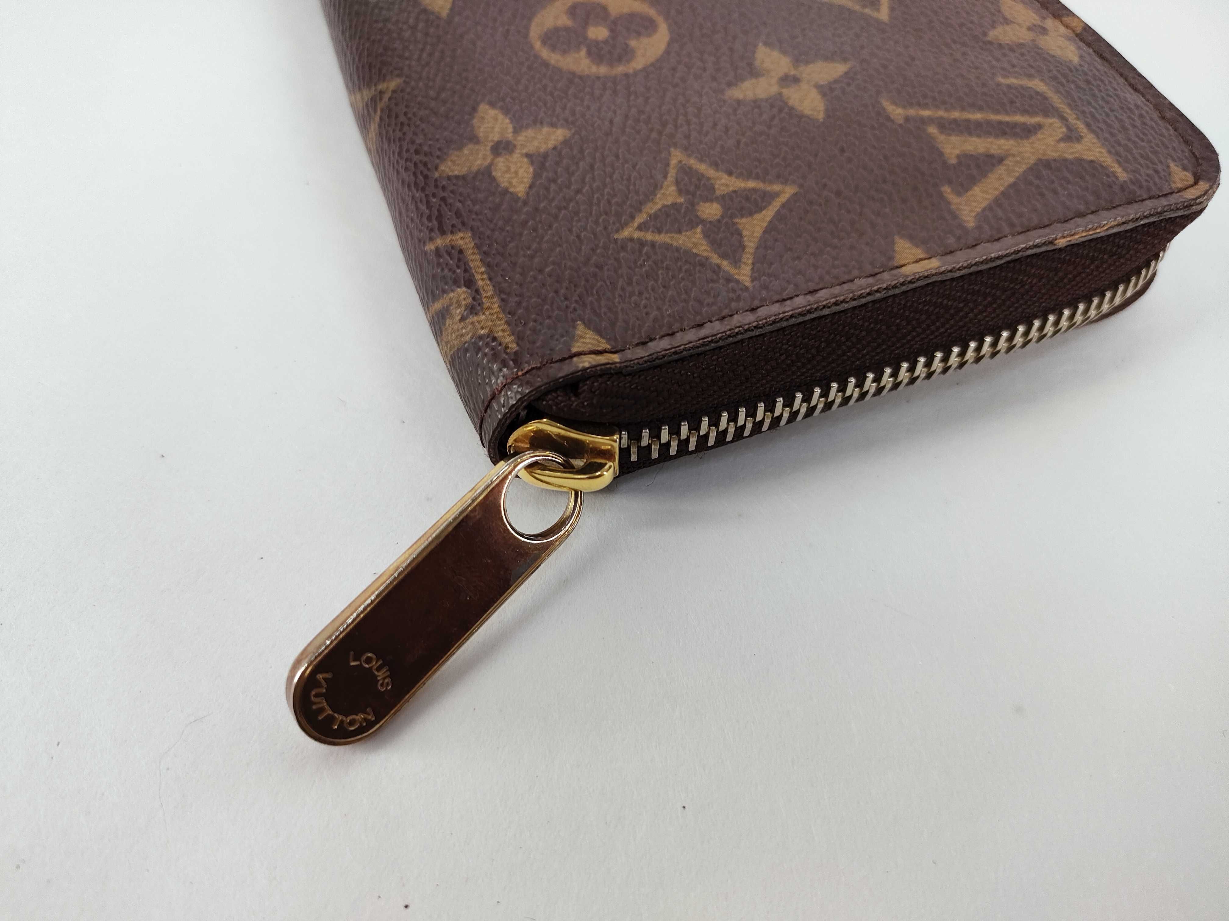 Monogram Louis Vuitton Zippy Wallet — view 6