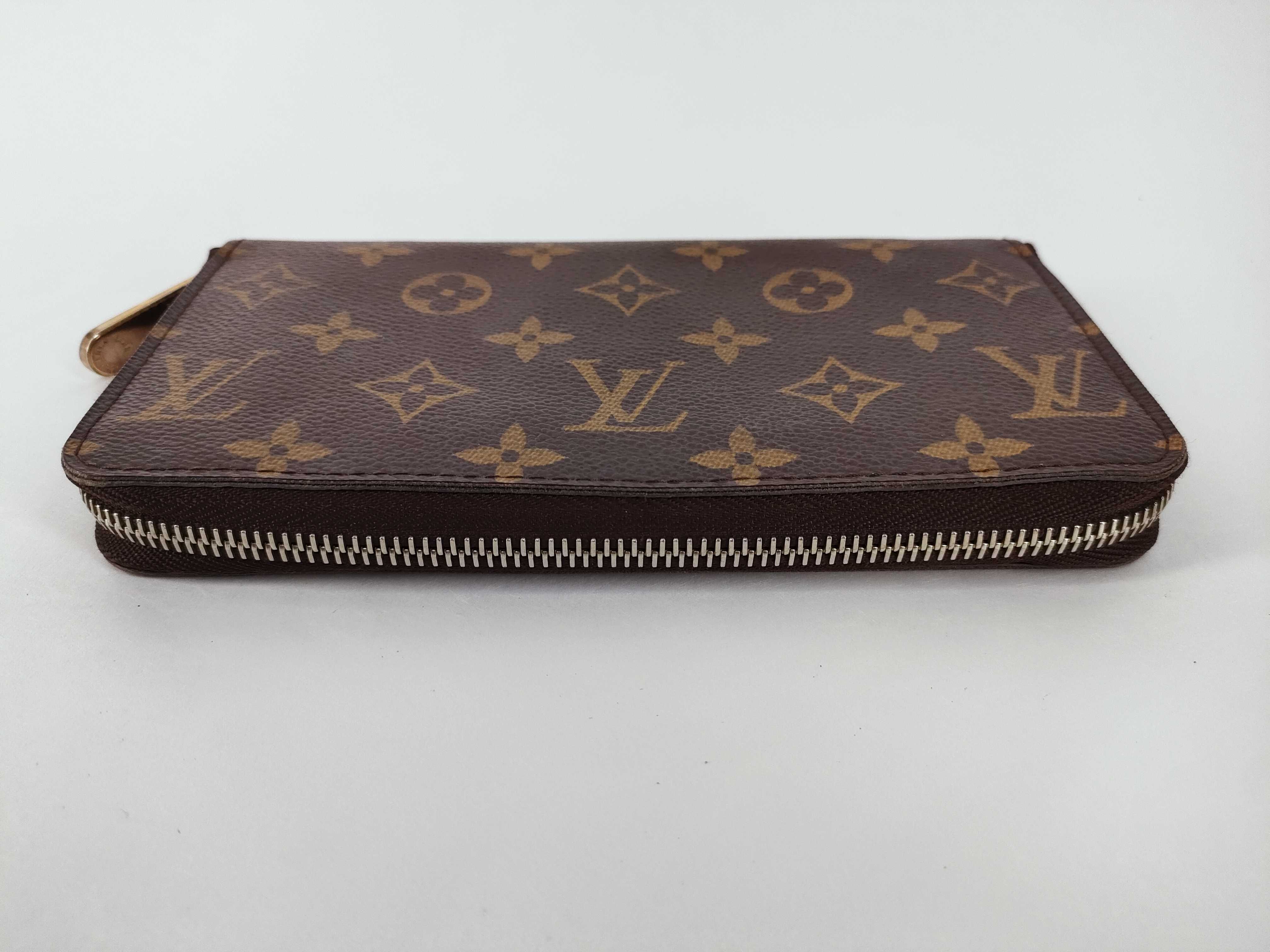 Monogram Louis Vuitton Zippy Wallet — view 7