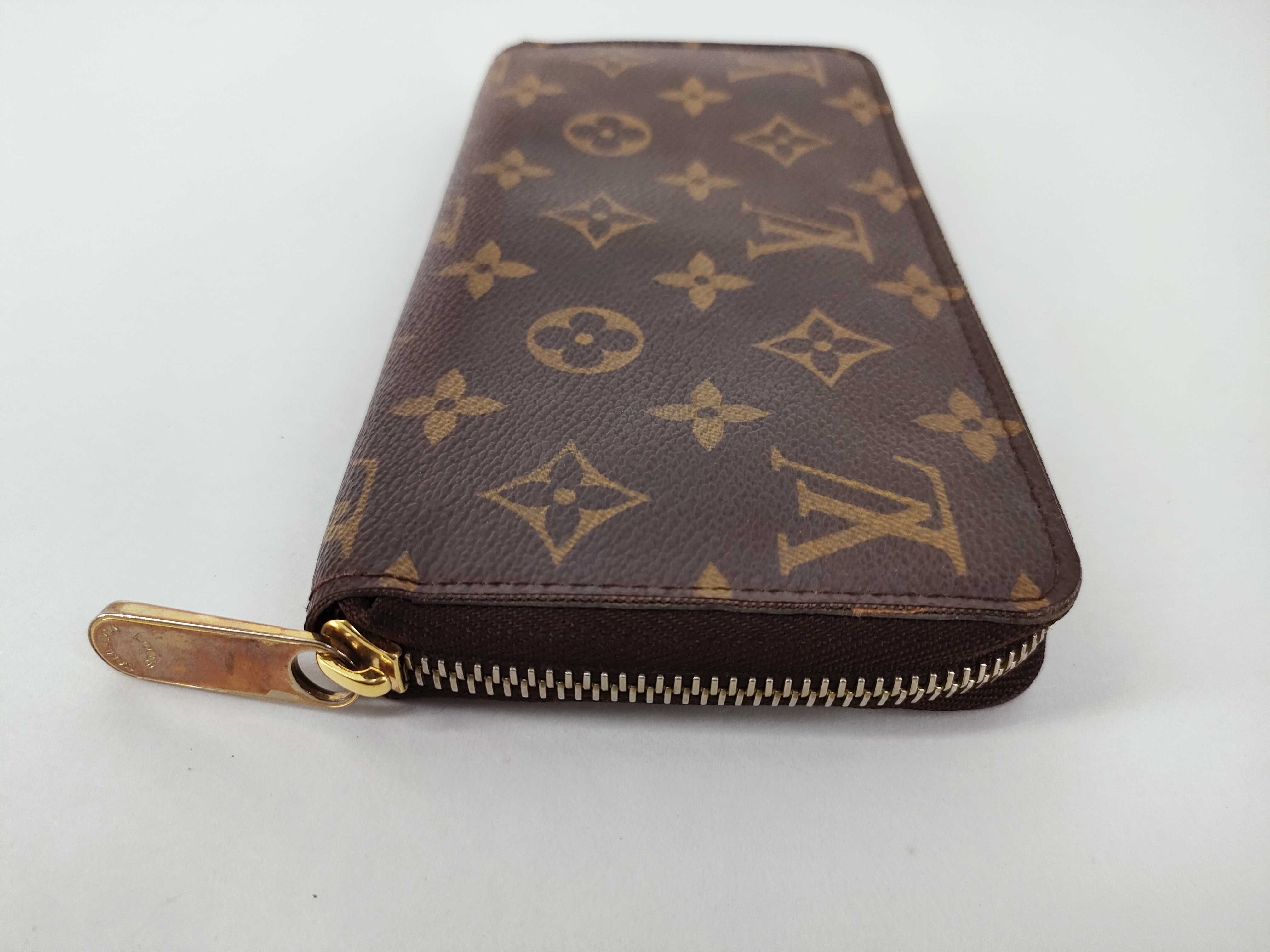 Monogram Louis Vuitton Zippy Wallet — view 8