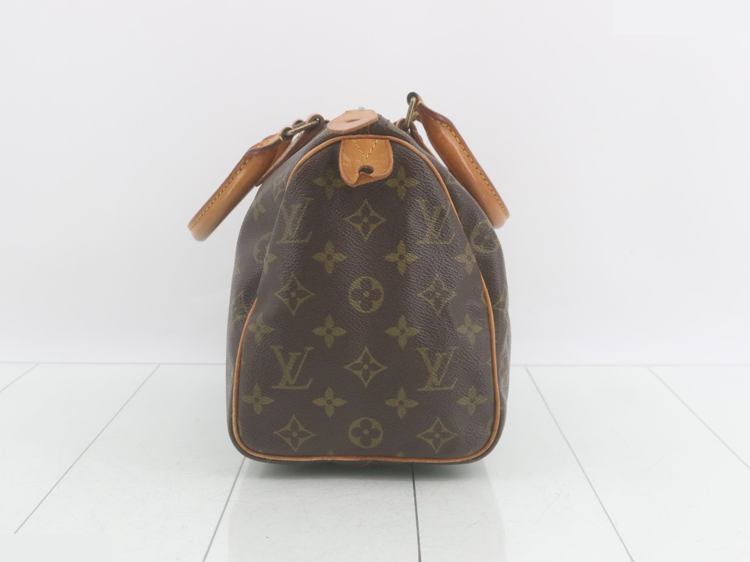 handbag — view 3