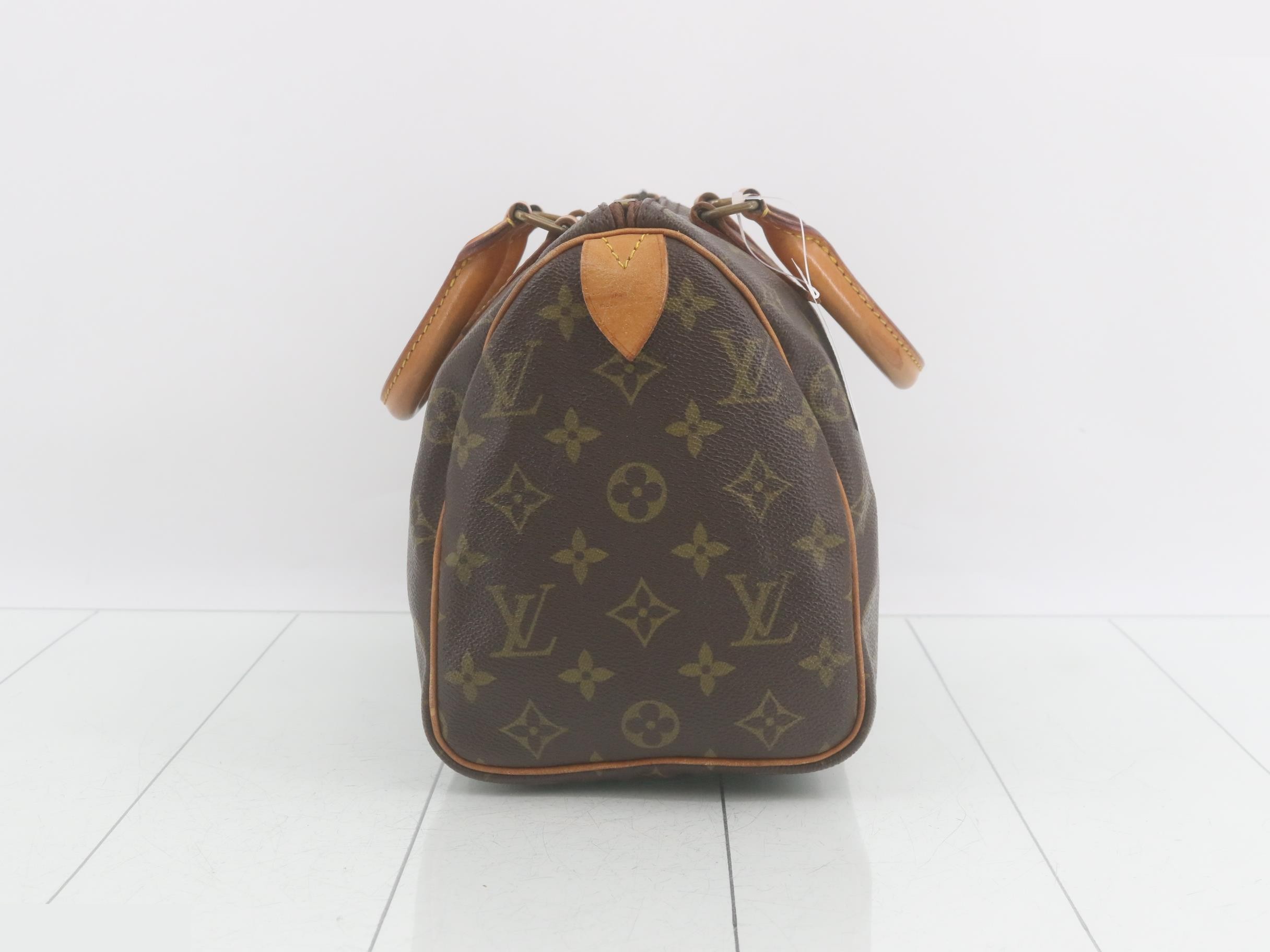 handbag — view 4