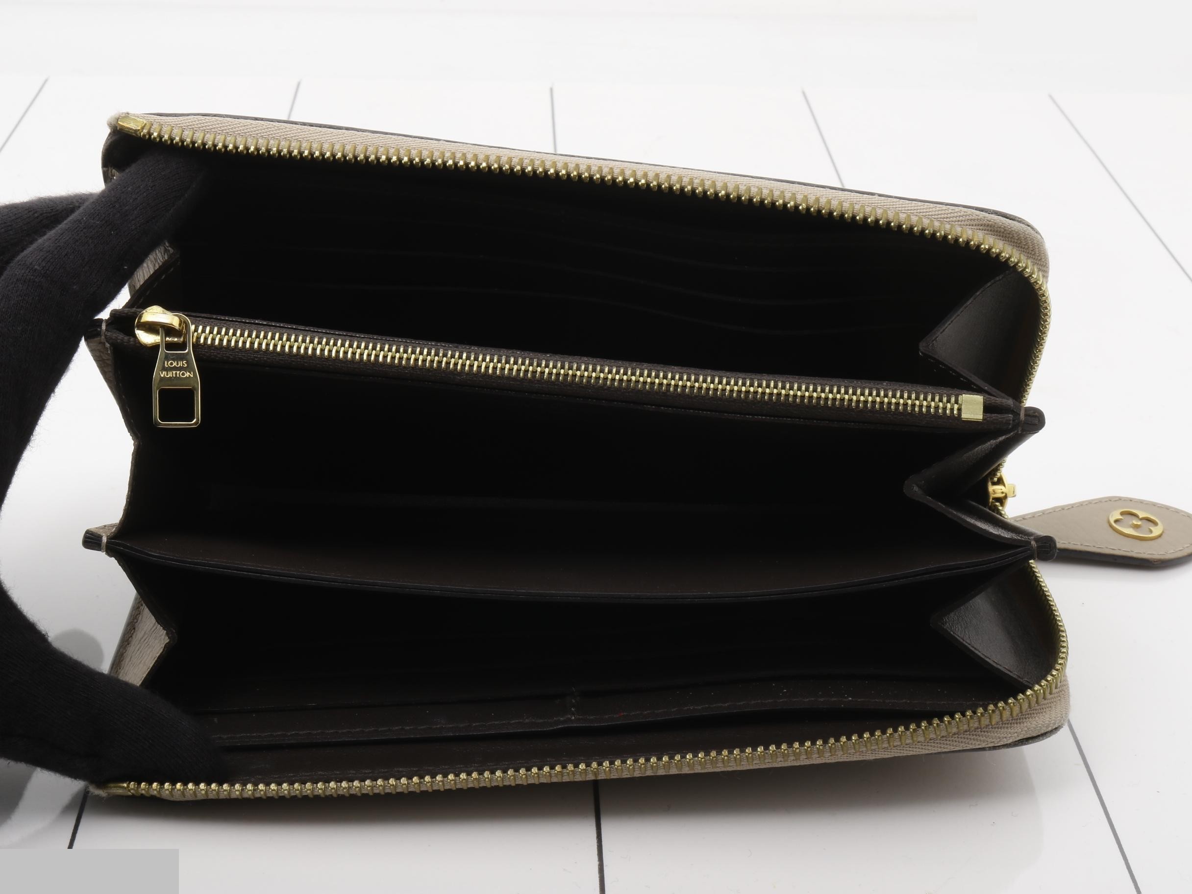 Taurillon leather, Galet, Portefeuille Comet M63104, RFID — view 4