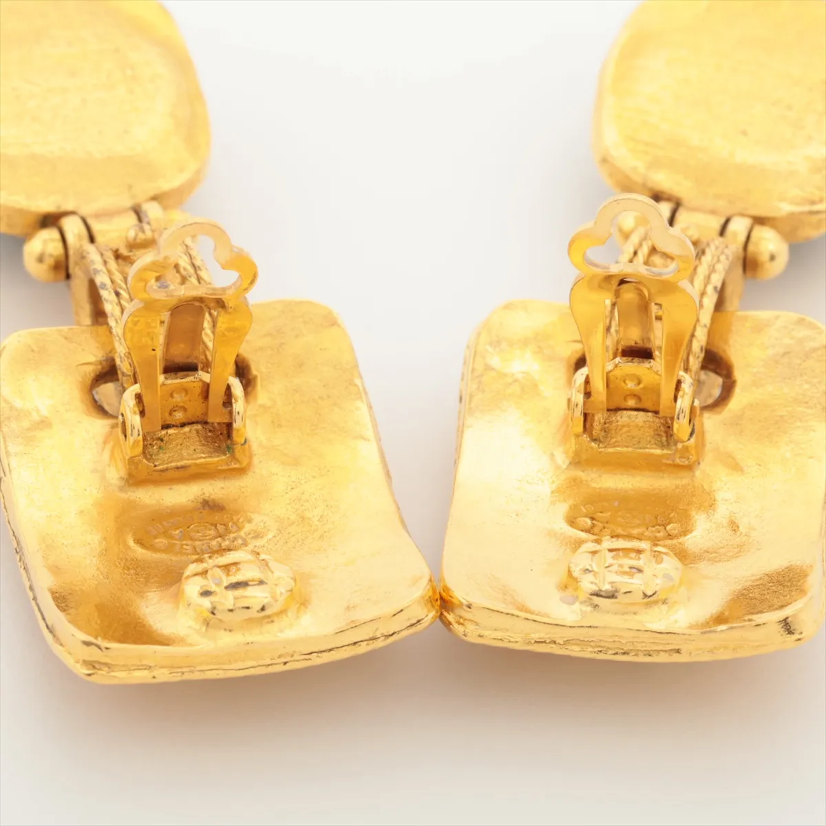 Cocomark Gripore 94A Earrings (for both ears) GP x Colored Stone Green x Red Bruises — view 4
