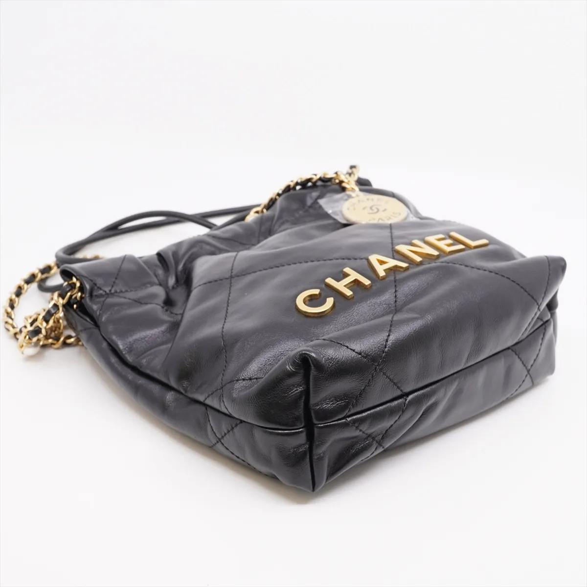 22 Mini Calfskin Chain Shoulder Bag Black Gold Hardware U1K3E4LL Pearl Chain 24A 2024 Fall/Winter Collection — view 4