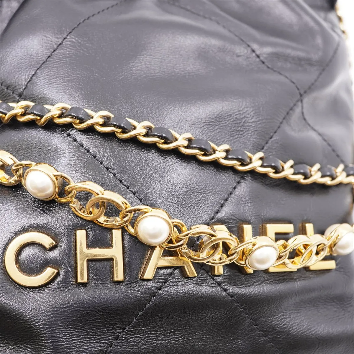 22 Mini Calfskin Chain Shoulder Bag Black Gold Hardware U1K3E4LL Pearl Chain 24A 2024 Fall/Winter Collection — view 8