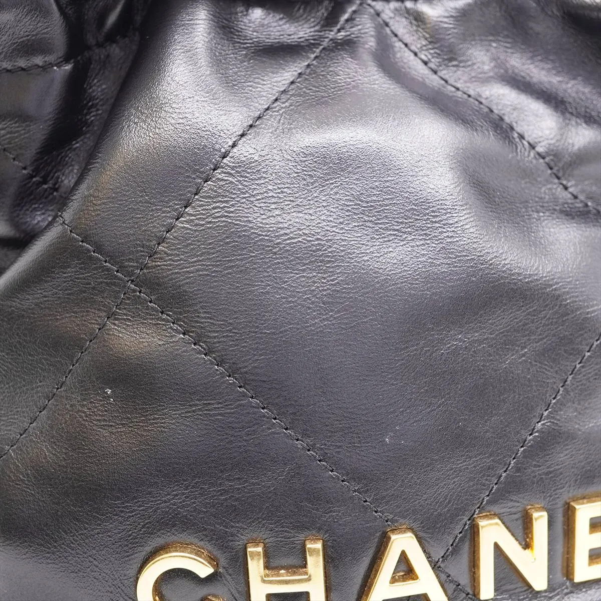 22 Mini Calfskin Chain Shoulder Bag Black Gold Hardware U1K3E4LL Pearl Chain 24A 2024 Fall/Winter Collection — view 9