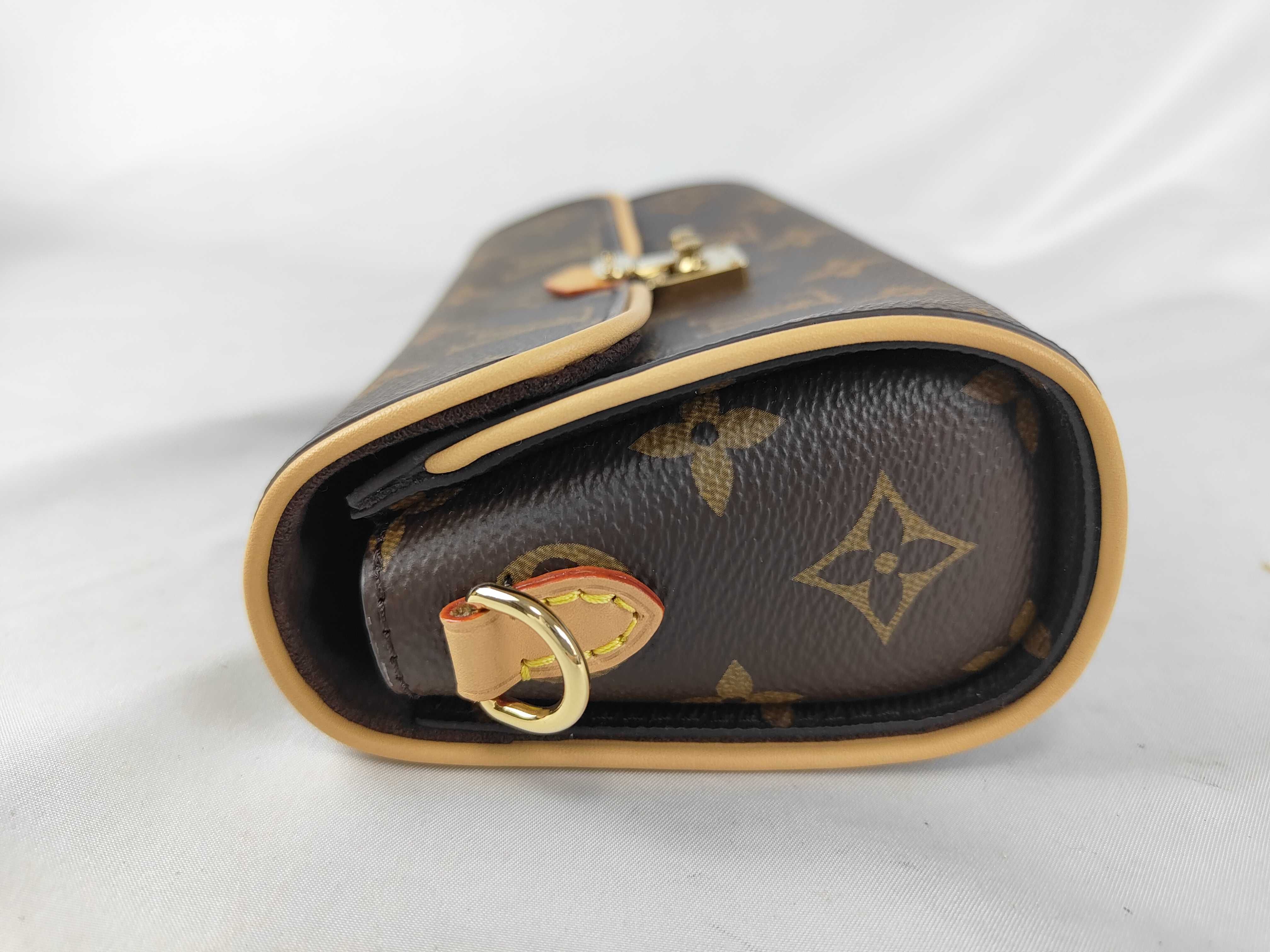 Monogram Louis Vuitton Pochette Camille M13566 RFID Shoulder Bag — view 3
