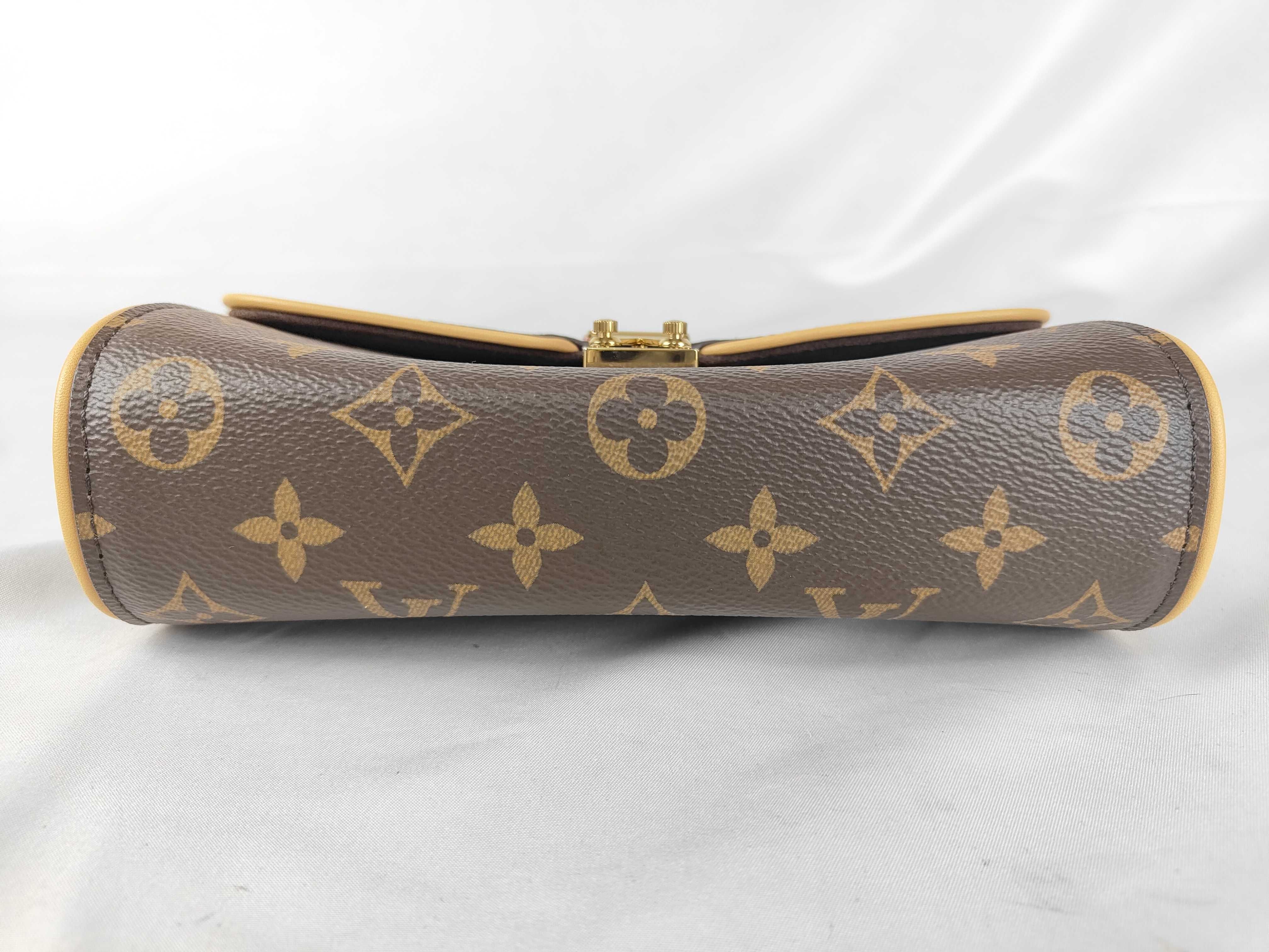 Monogram Louis Vuitton Pochette Camille M13566 RFID Shoulder Bag — view 5