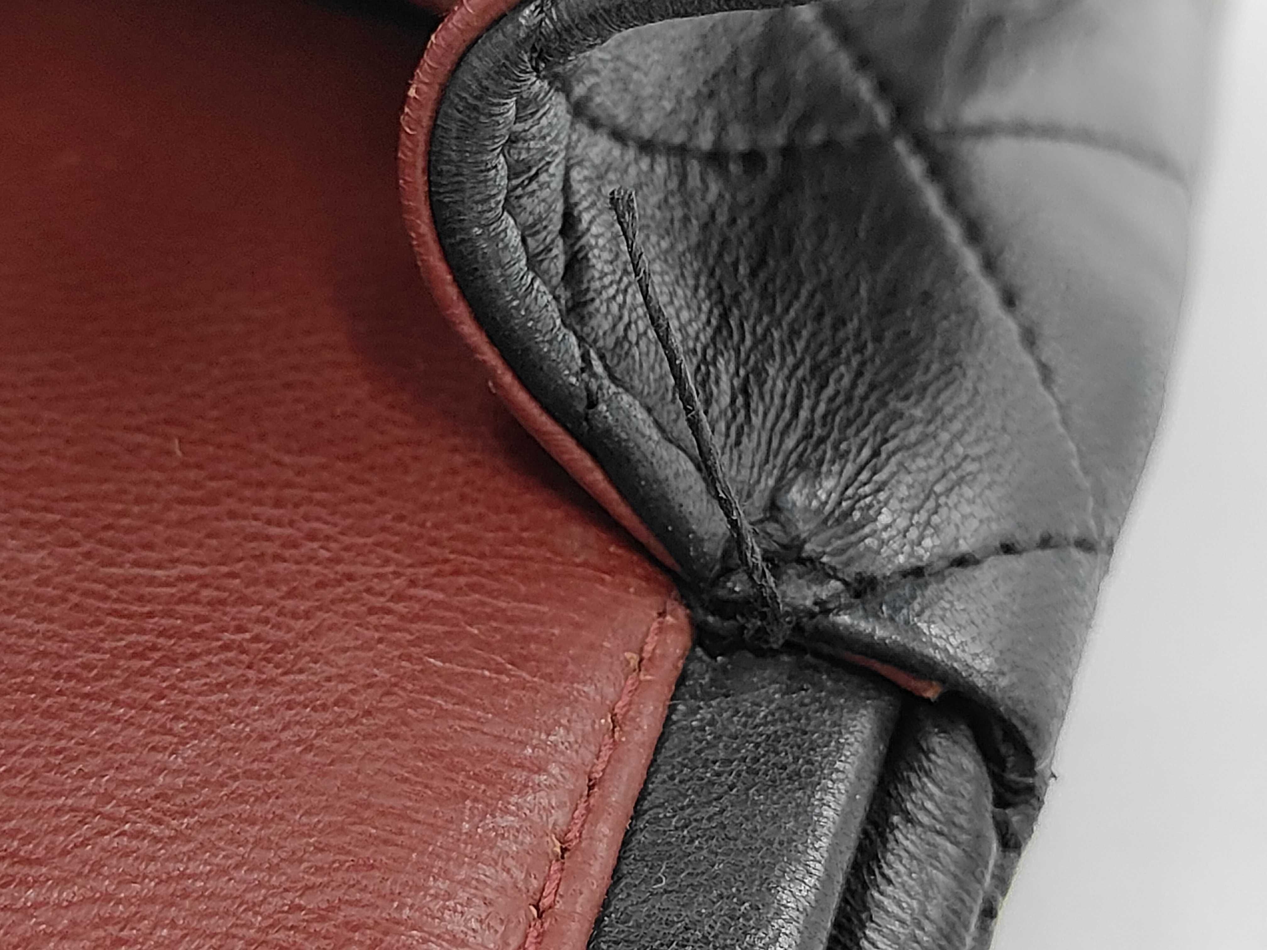 Matelassé Double Flap Black 25cm Shoulder Bag — view 9