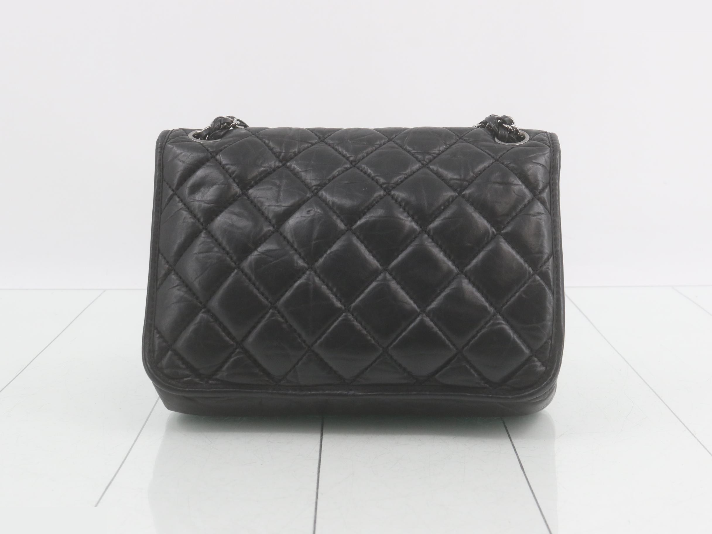 Flap chain shoulder bag, black, with seal. — view 2