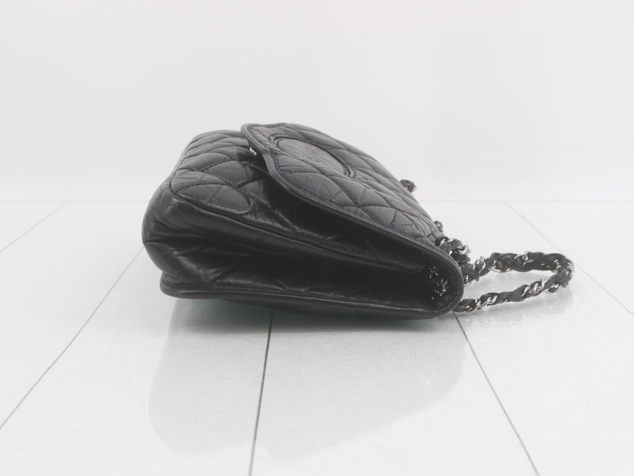 Flap chain shoulder bag, black, with seal. — view 3