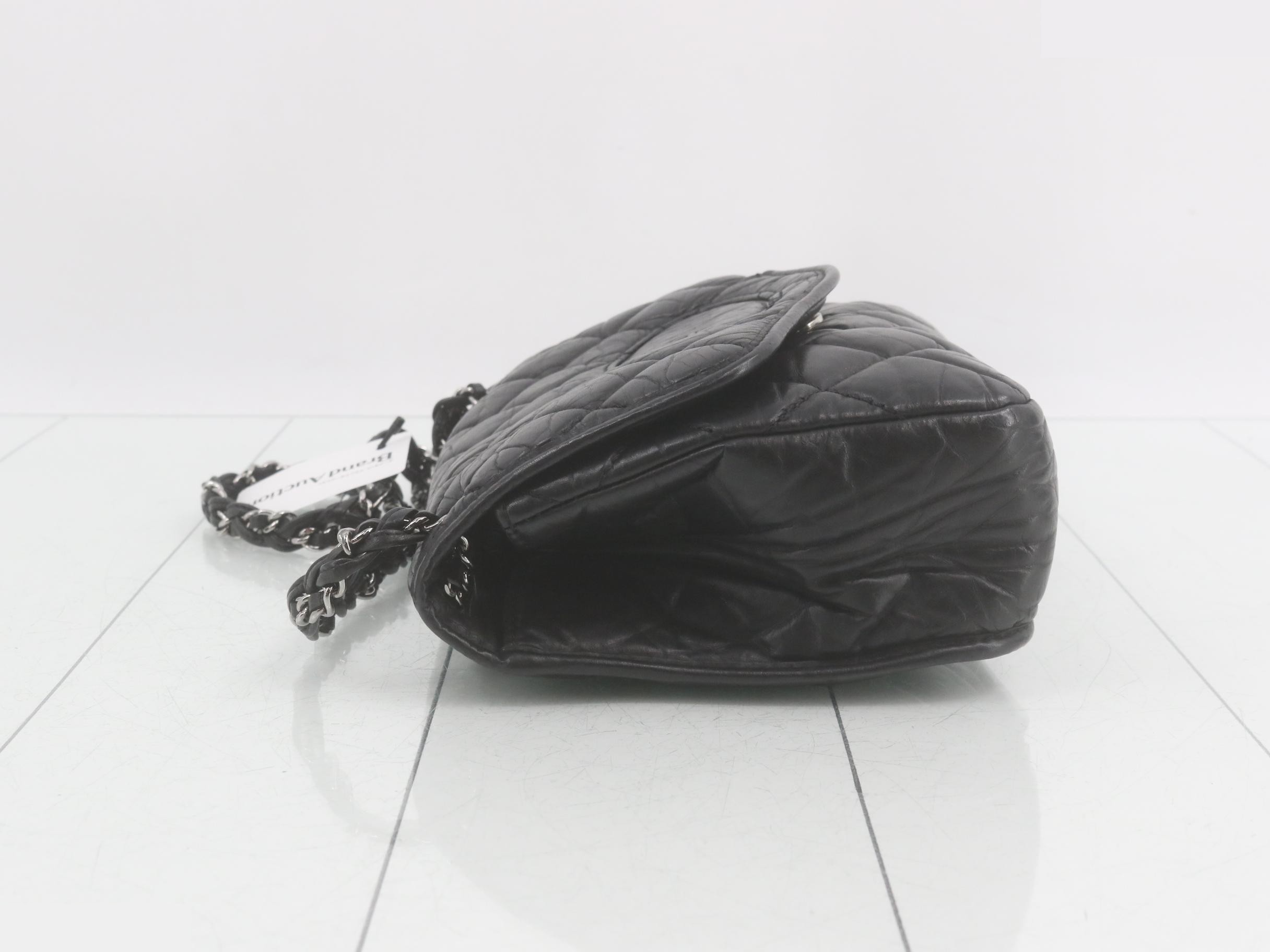 Flap chain shoulder bag, black, with seal. — view 4