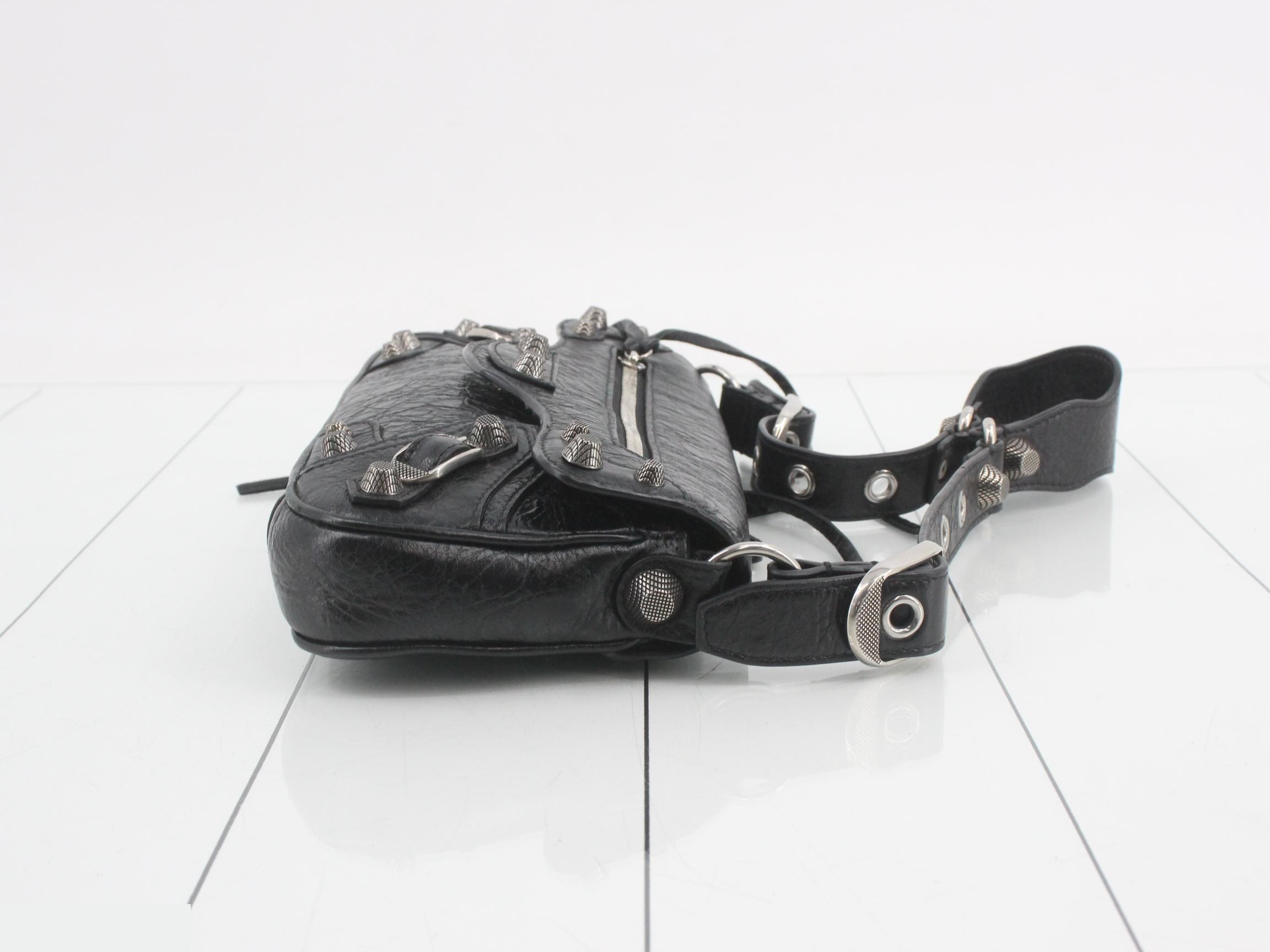 Leather one-shoulder bag — view 3