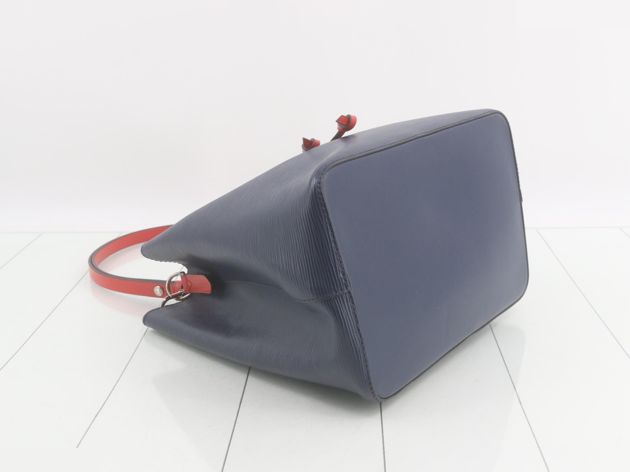 Epi NeoNoe Indigo Blue 2-Way Shoulder Bag — view 5
