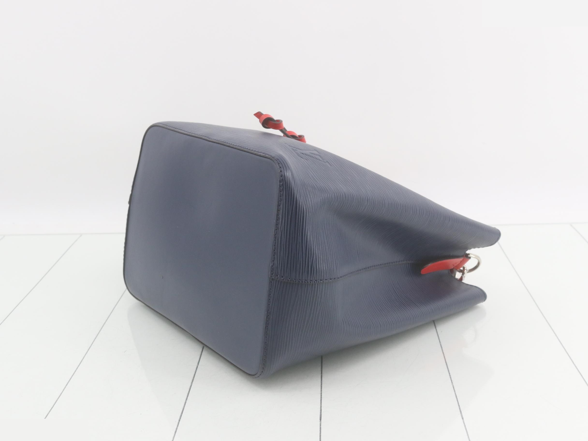Epi NeoNoe Indigo Blue 2-Way Shoulder Bag — view 6