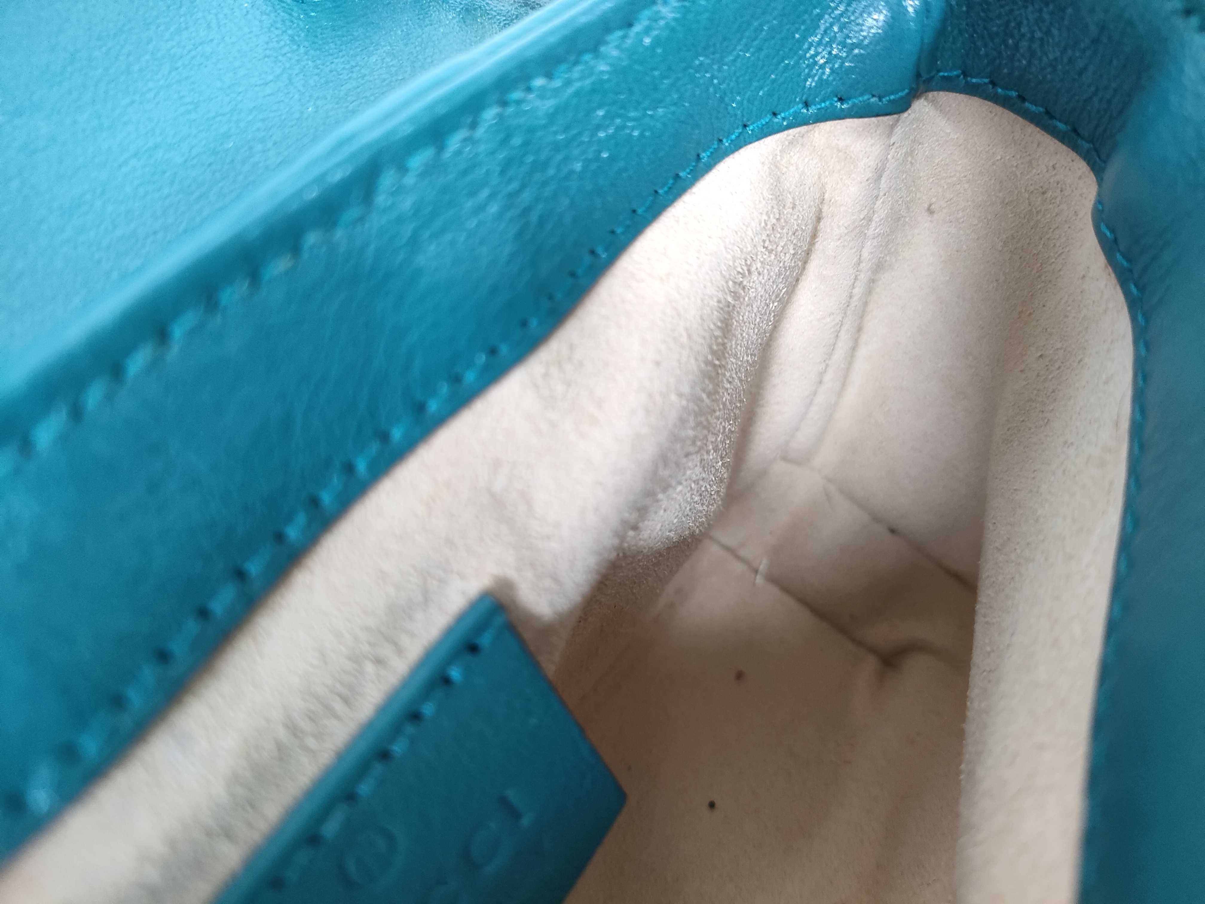 GG Marmont Chain Shoulder Bag — view 10