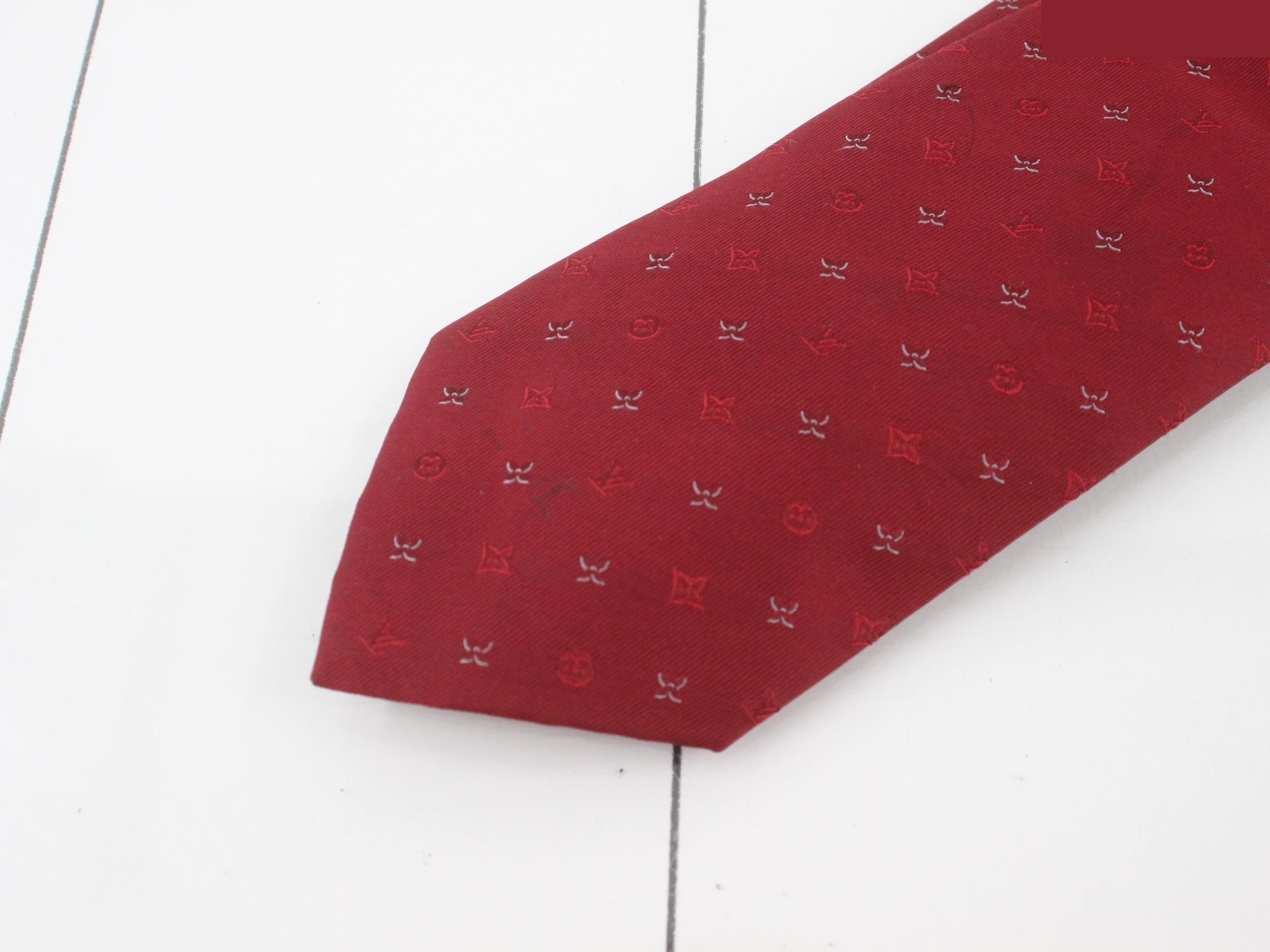 tie, red — view 3