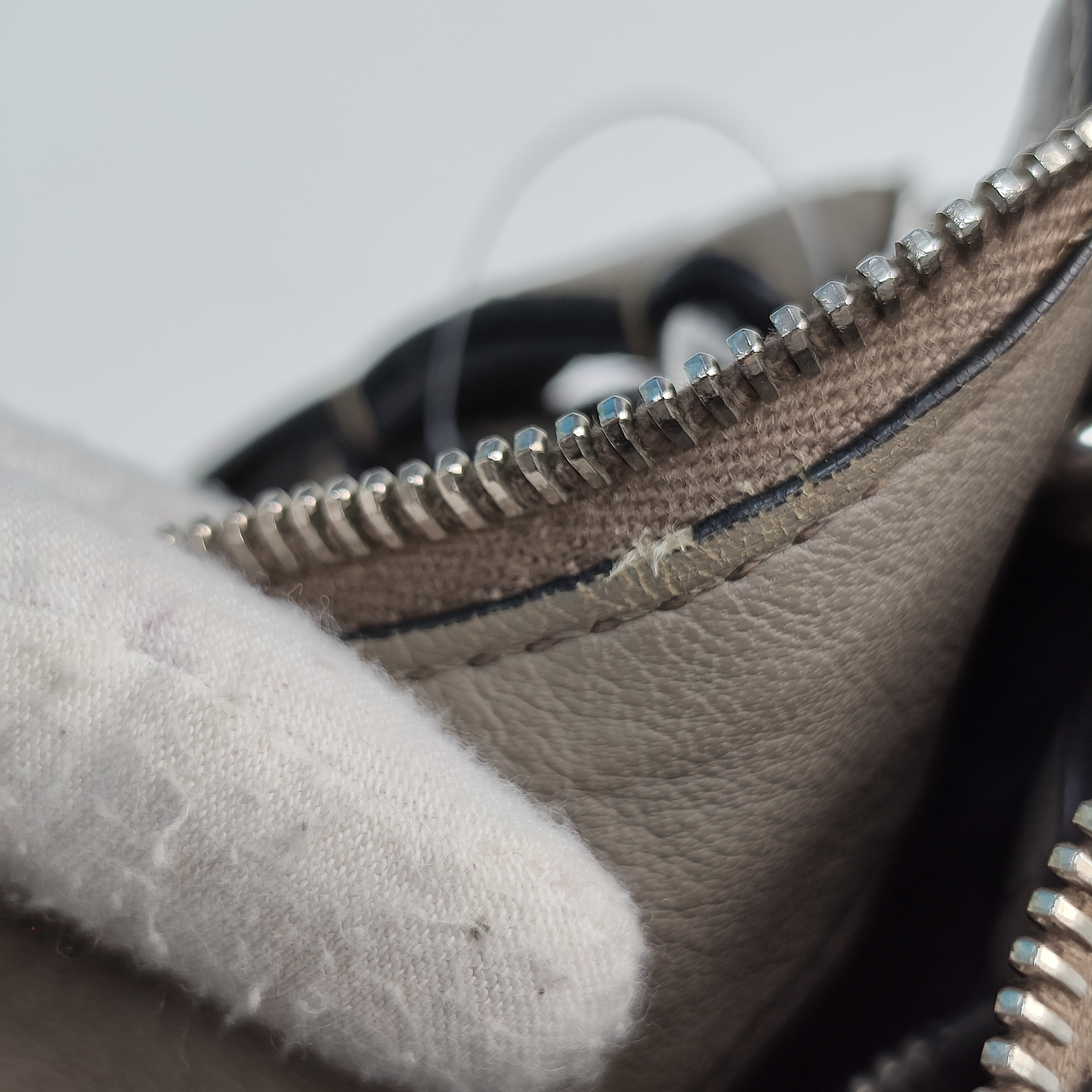 【*Shipped from: China*】PRADA Leather Handbag — view 11