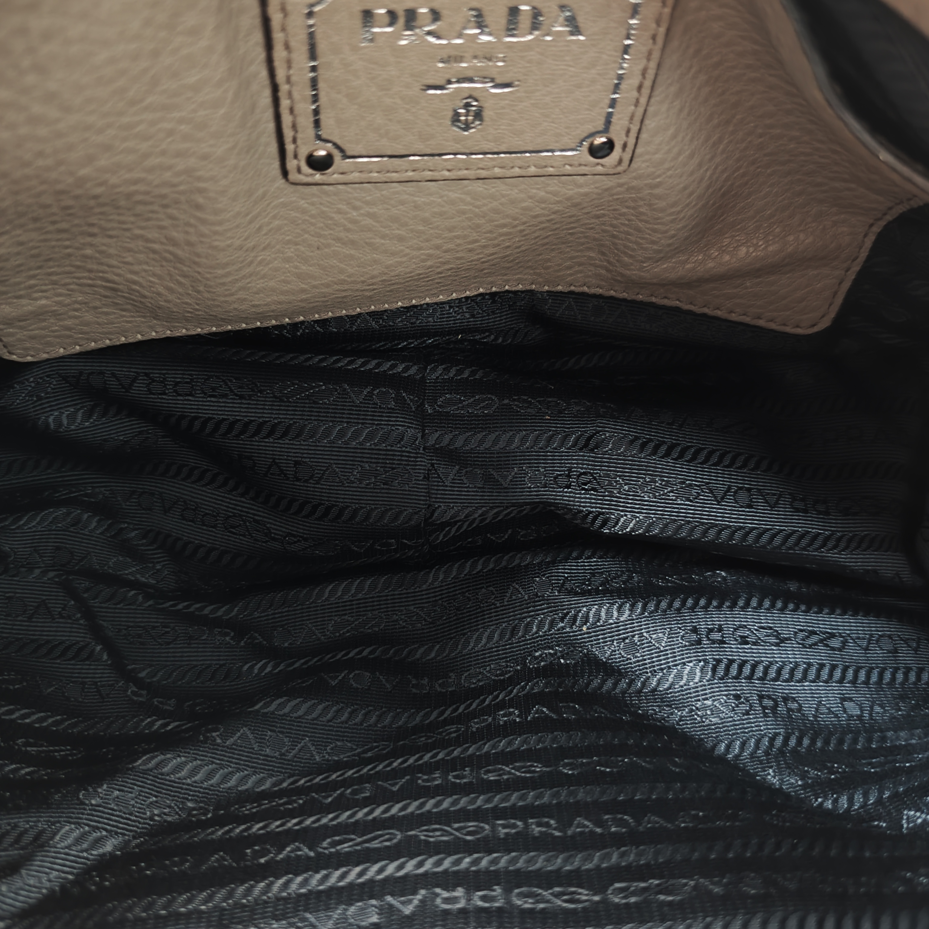 【*Shipped from: China*】PRADA Leather Handbag — view 5